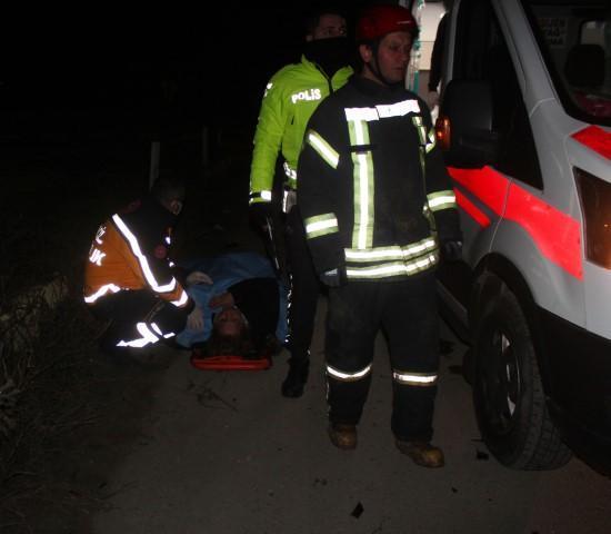 Manisada 2 otomobil çarpıştı: 8 yaralı