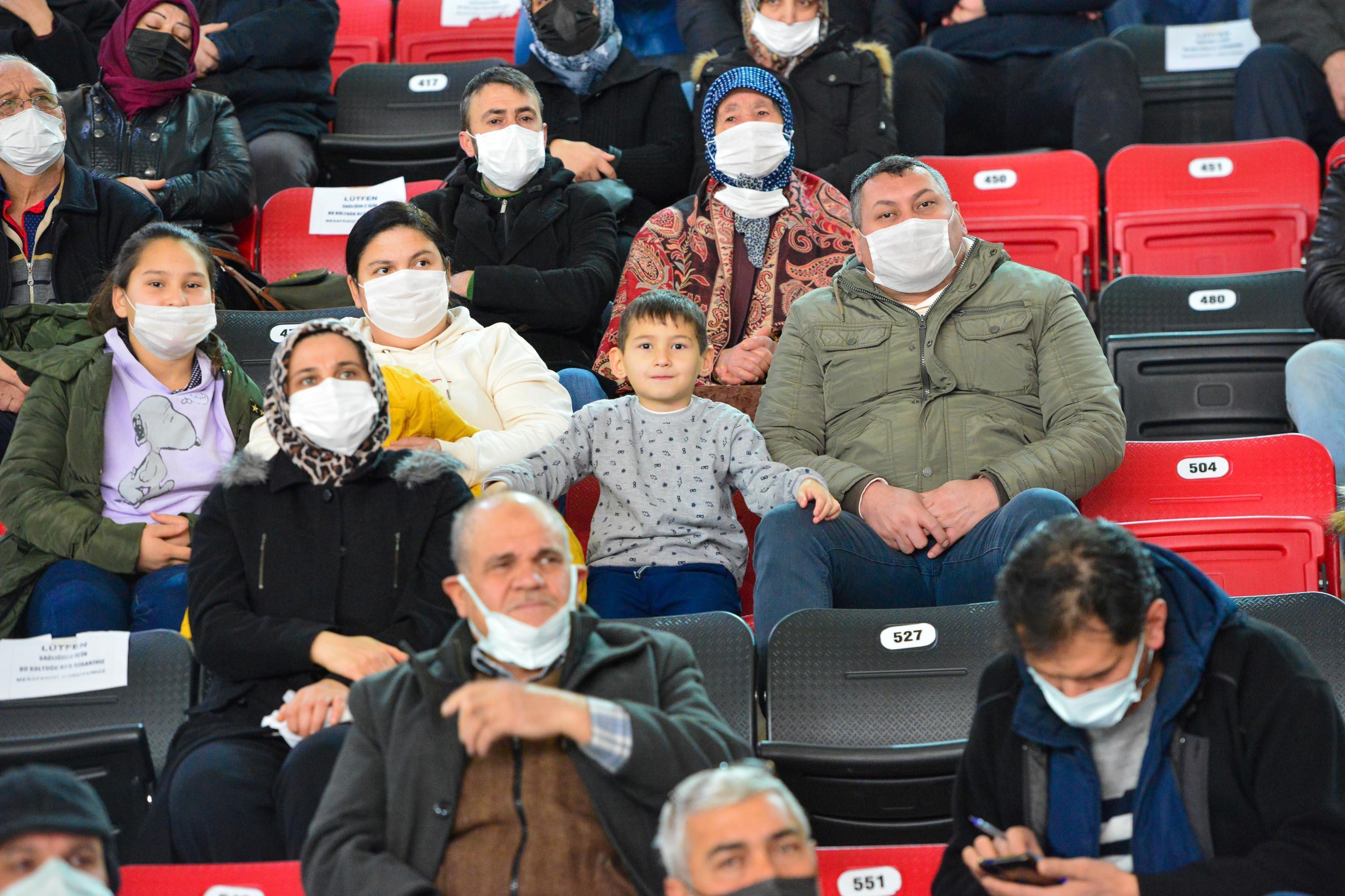 Uşakta TOKİ konutları için kura çekildi