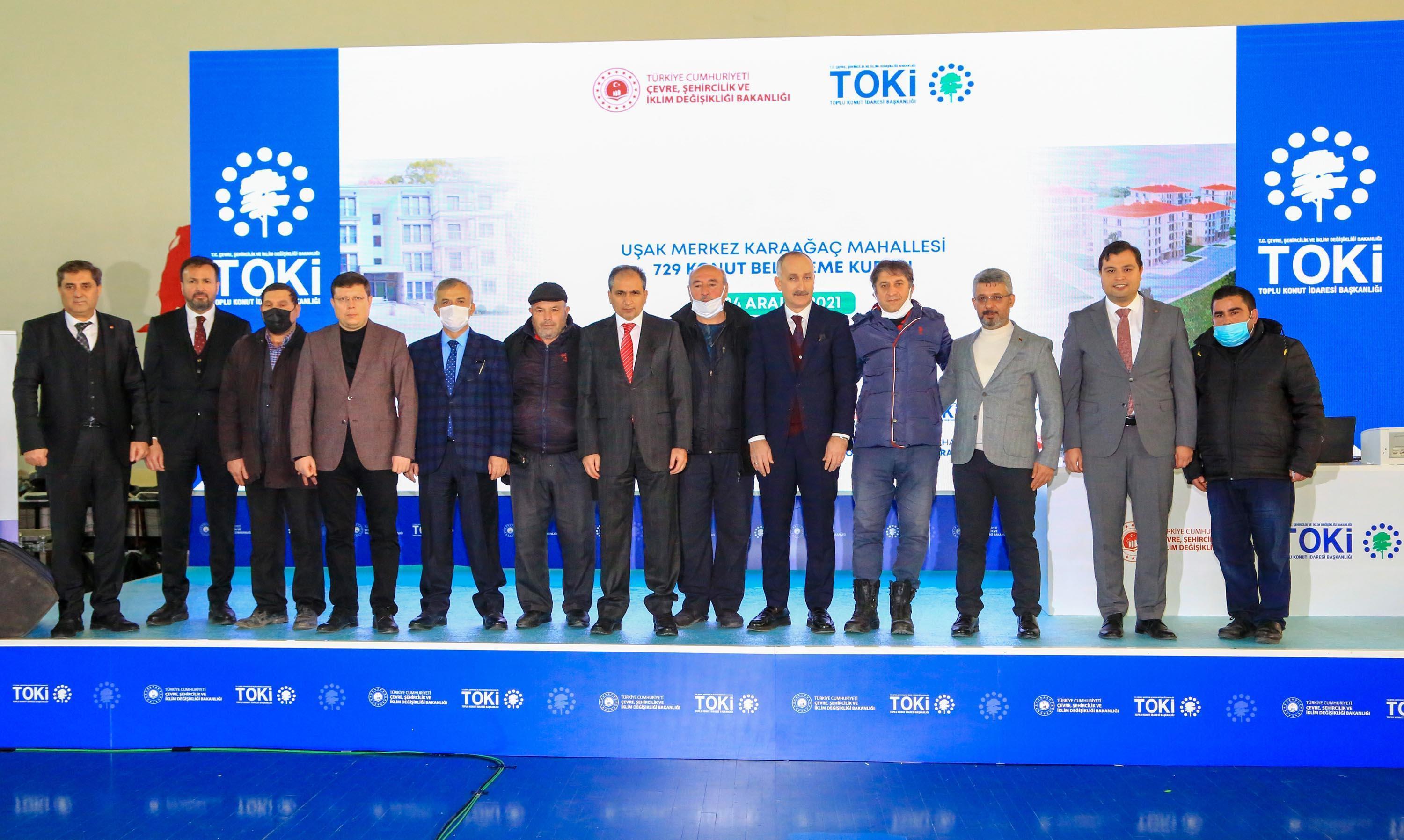 Uşakta TOKİ konutları için kura çekildi