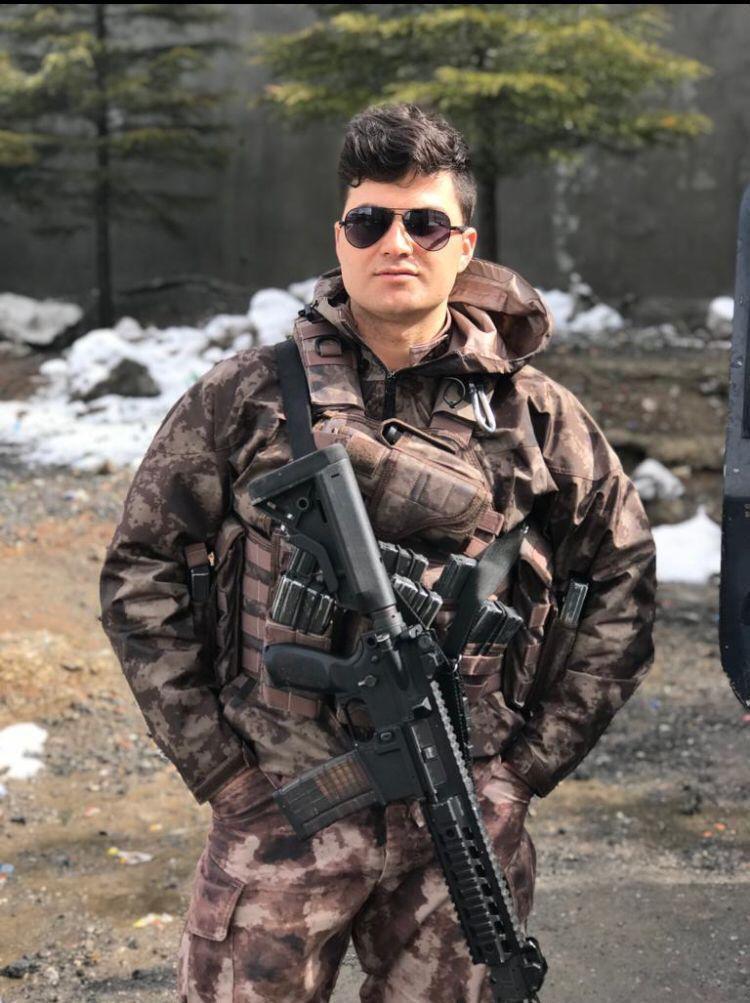 Ağabeyimi sırtından vurmuş