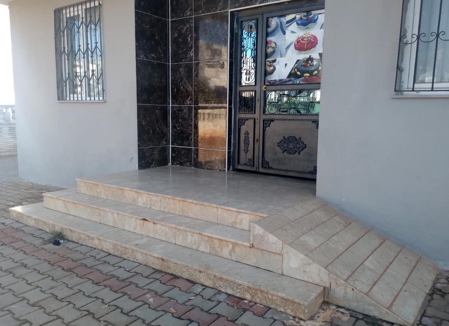 Tartıştığı eşini, başına demir çubukla vurup, öldürdü