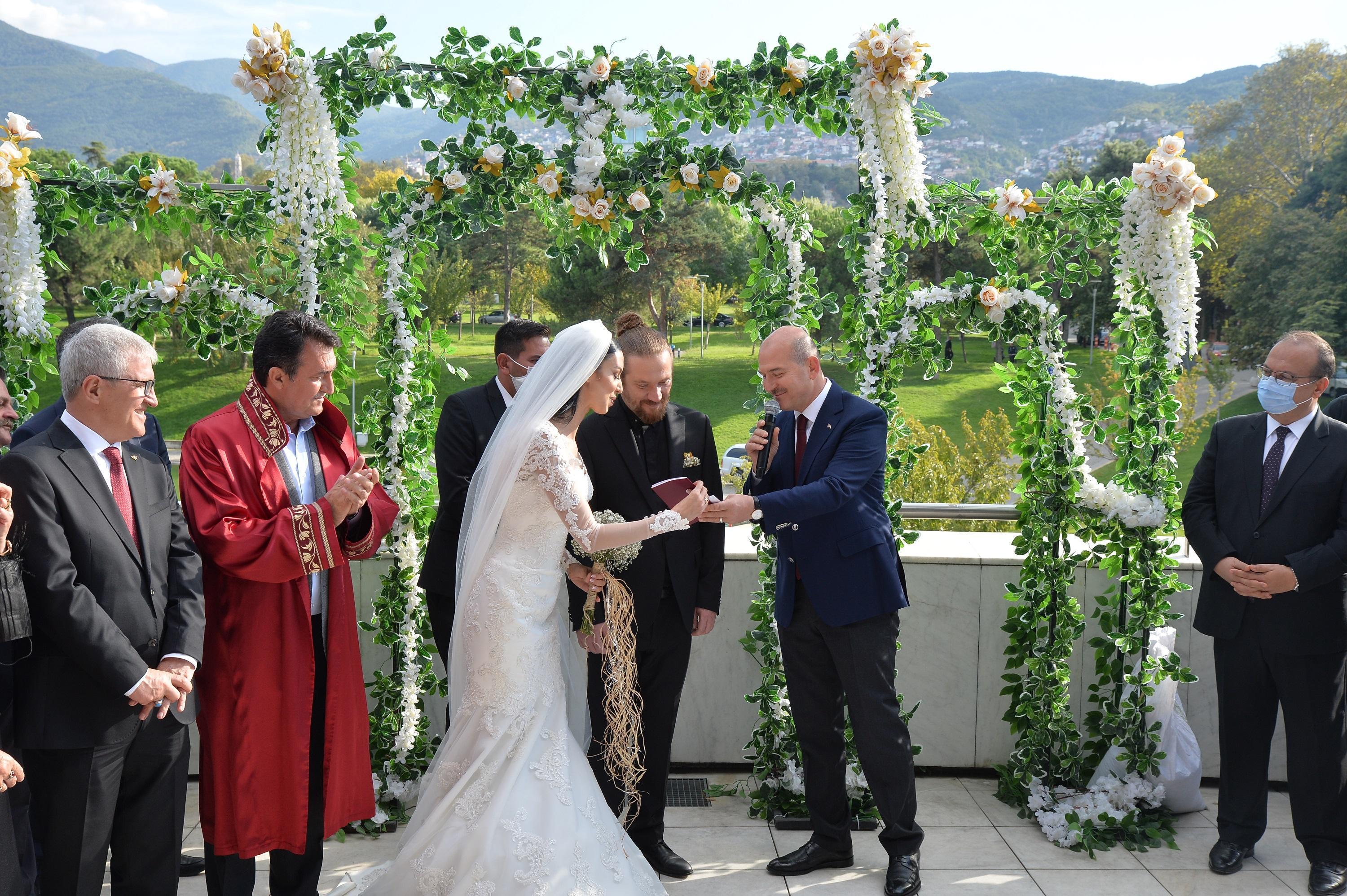 Bakan Soylu, Başdanışmanı Harun Akının oğlunun nikahına katıldı