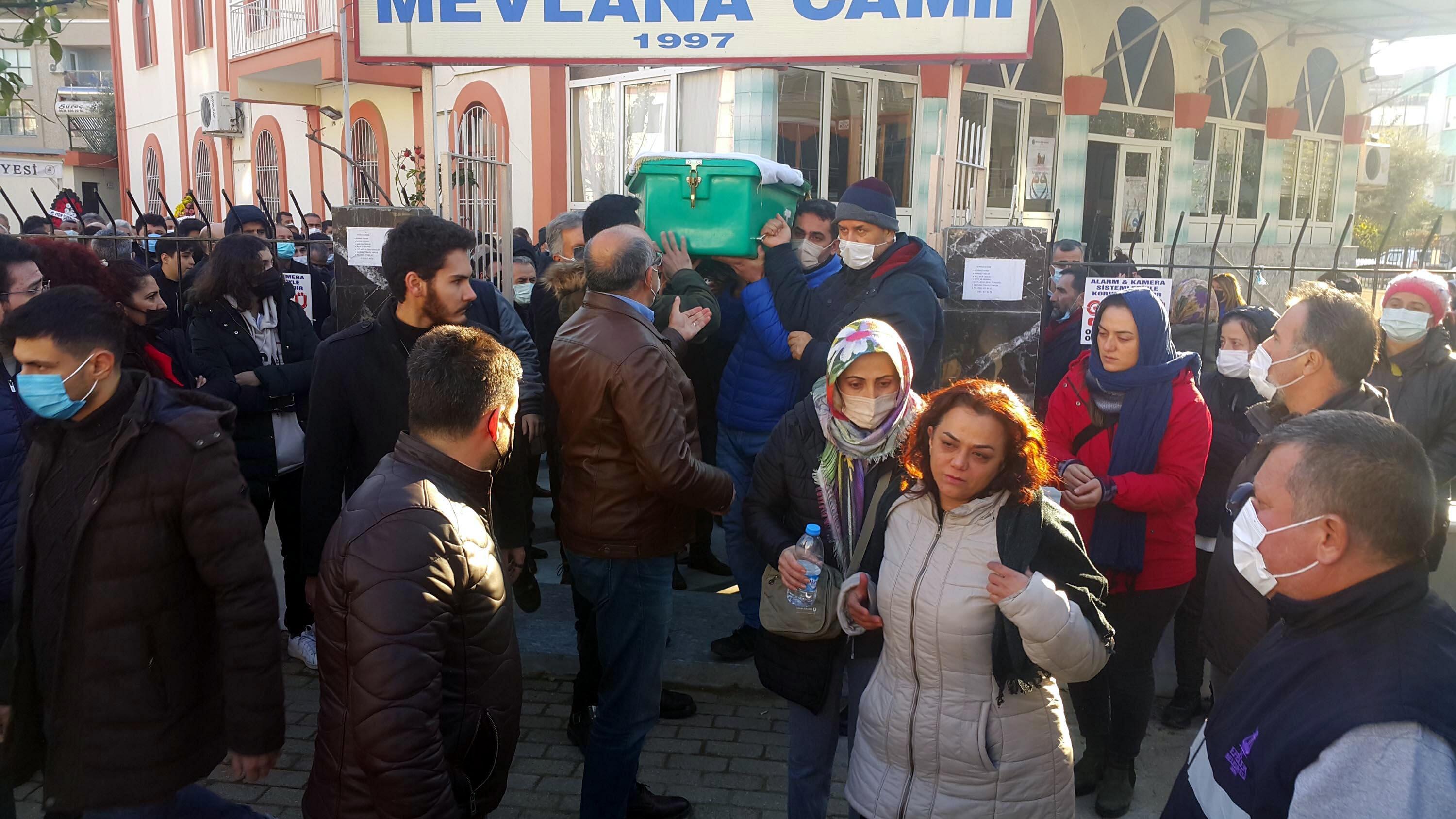 Balkondan atlayan liseli öldü, arkadaşı son anda kurtarıldı