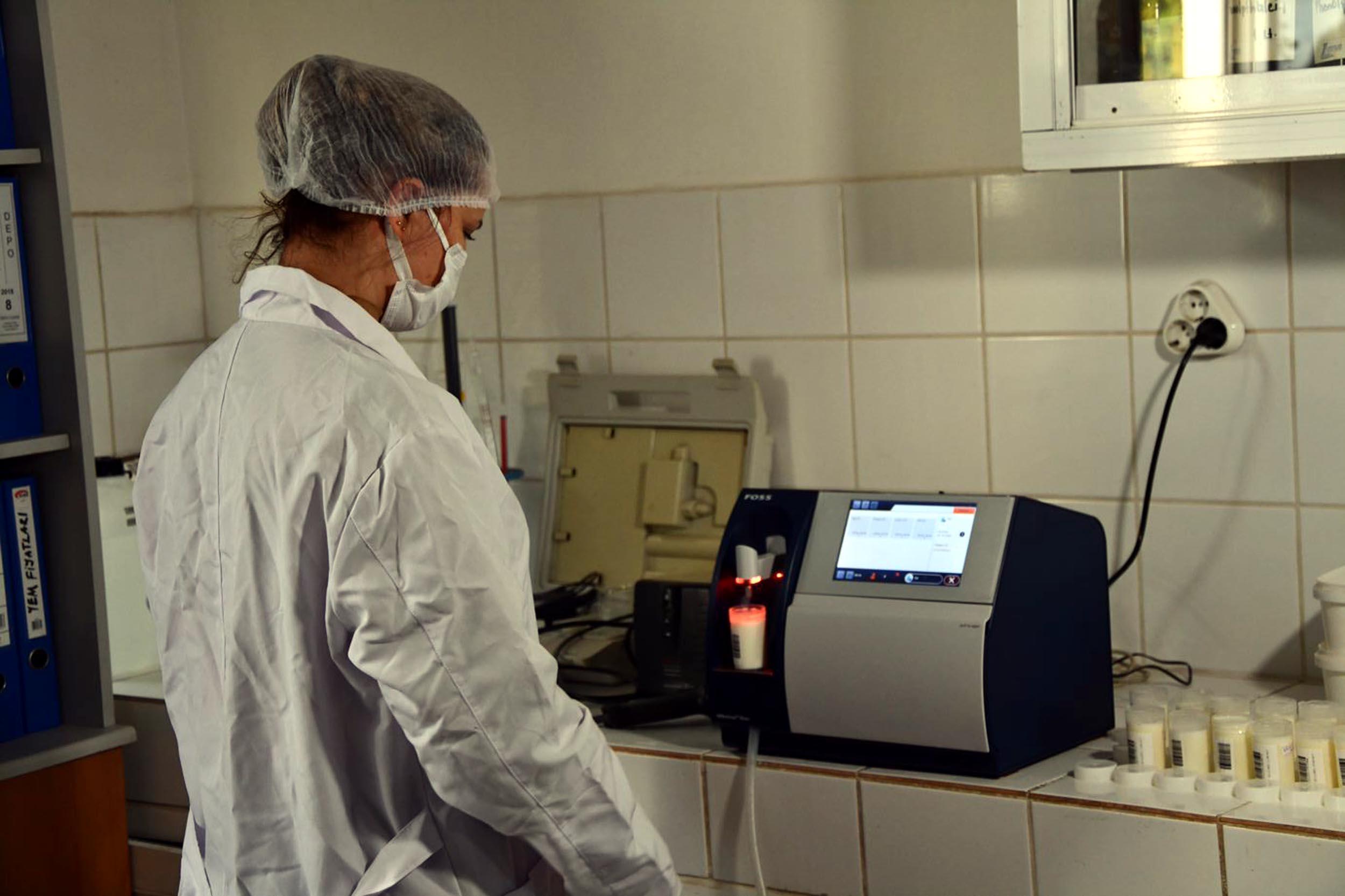 Sütün pahalı olmasının tek sebebi aracılar