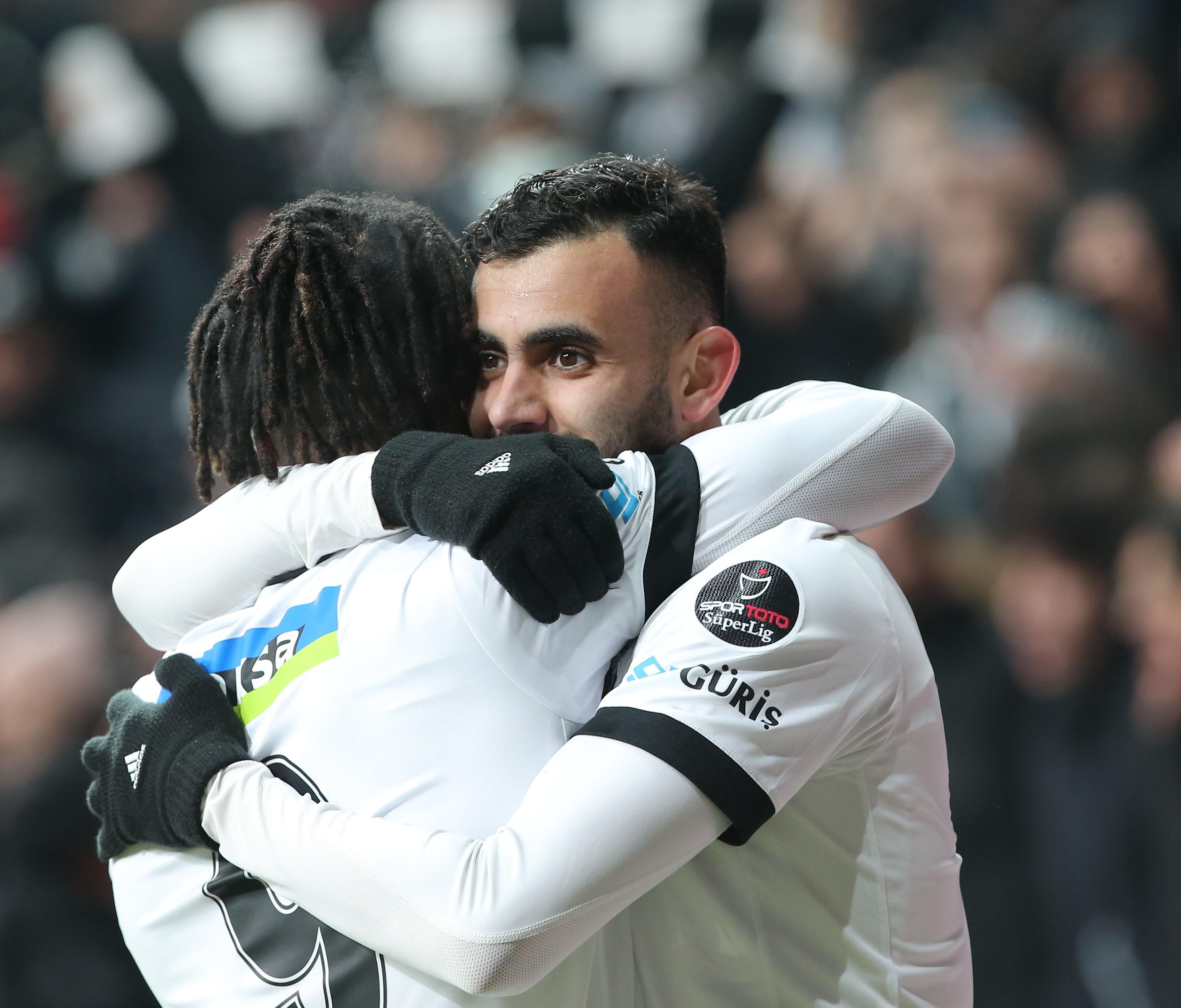 Önder Karaveli kendi hikayesini yazıyor