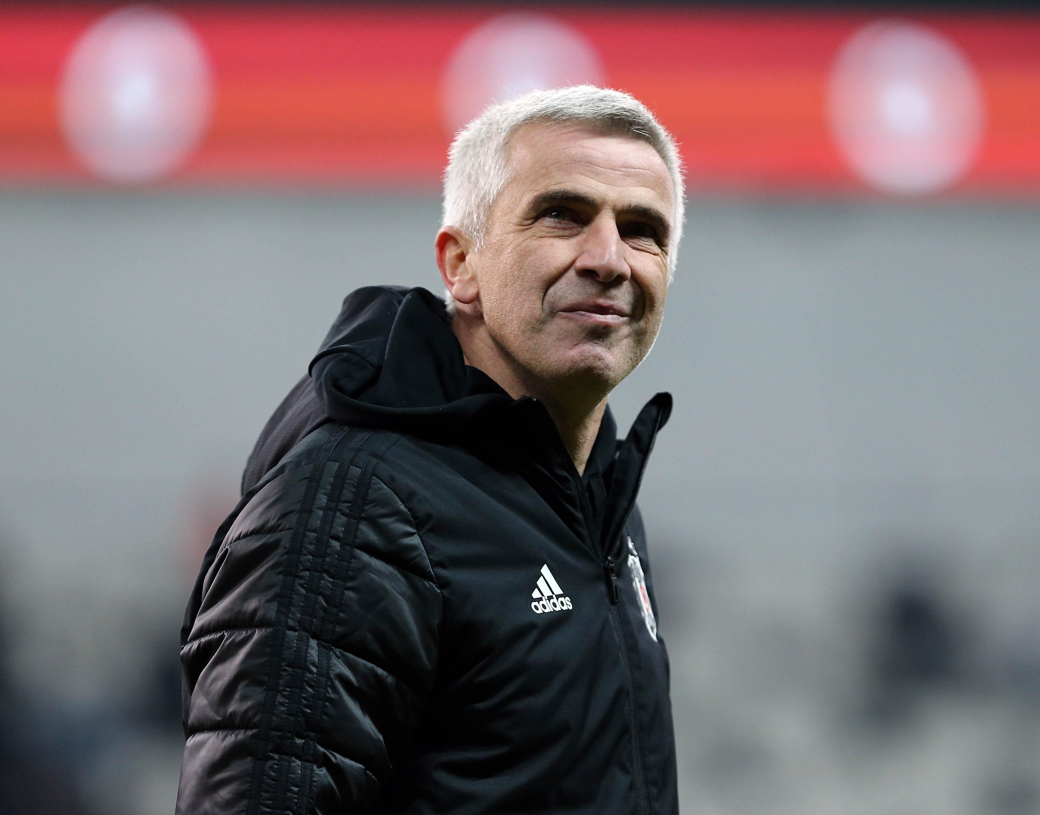 Önder Karaveli kendi hikayesini yazıyor