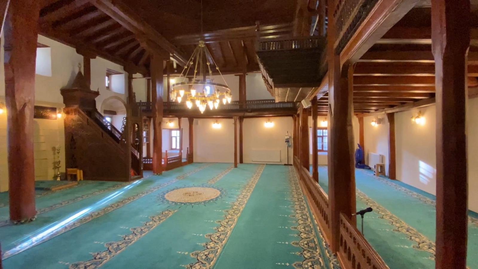 Bayburtta iki asırlık Ulu Cami, zamana meydan okuyor