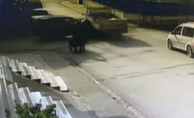 Ümraniyede hurdacı kazadan saniyelerle kurtuldu