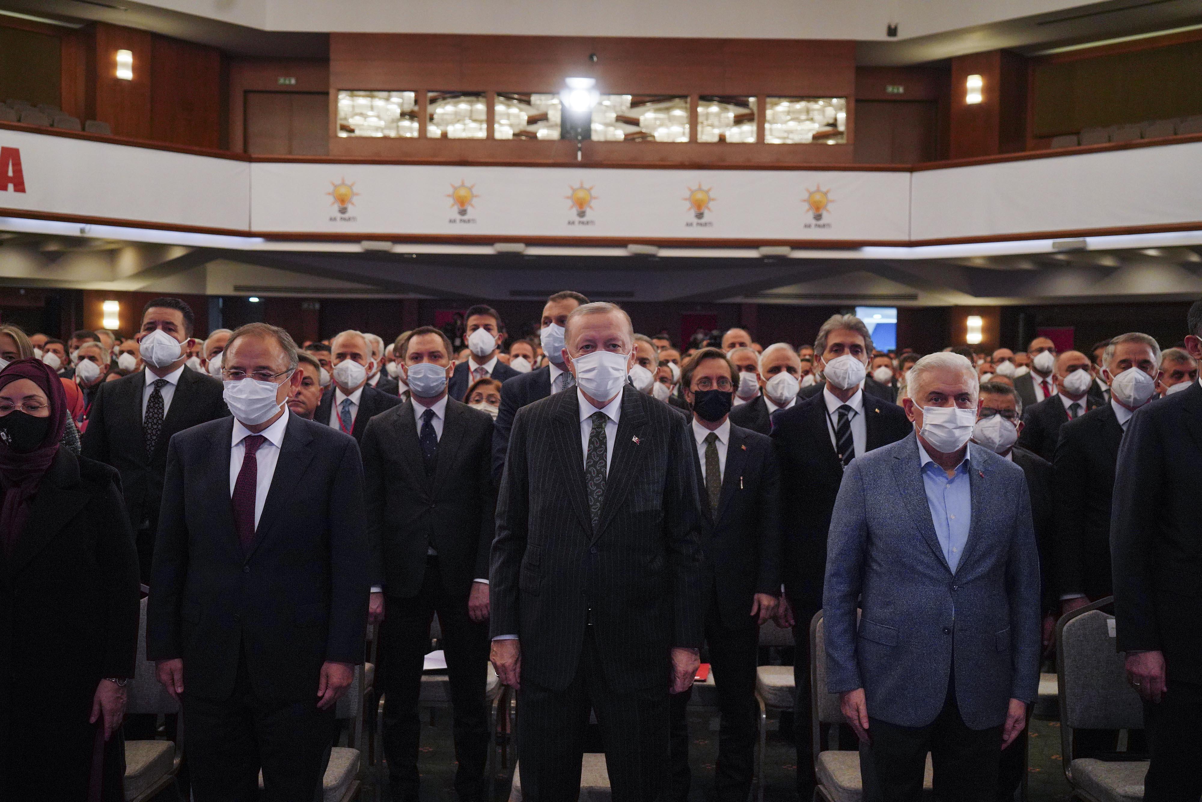 Cumhurbaşkanı Erdoğandan belediye başkanlarına: Sahipsiz hayvanlar için ön alın