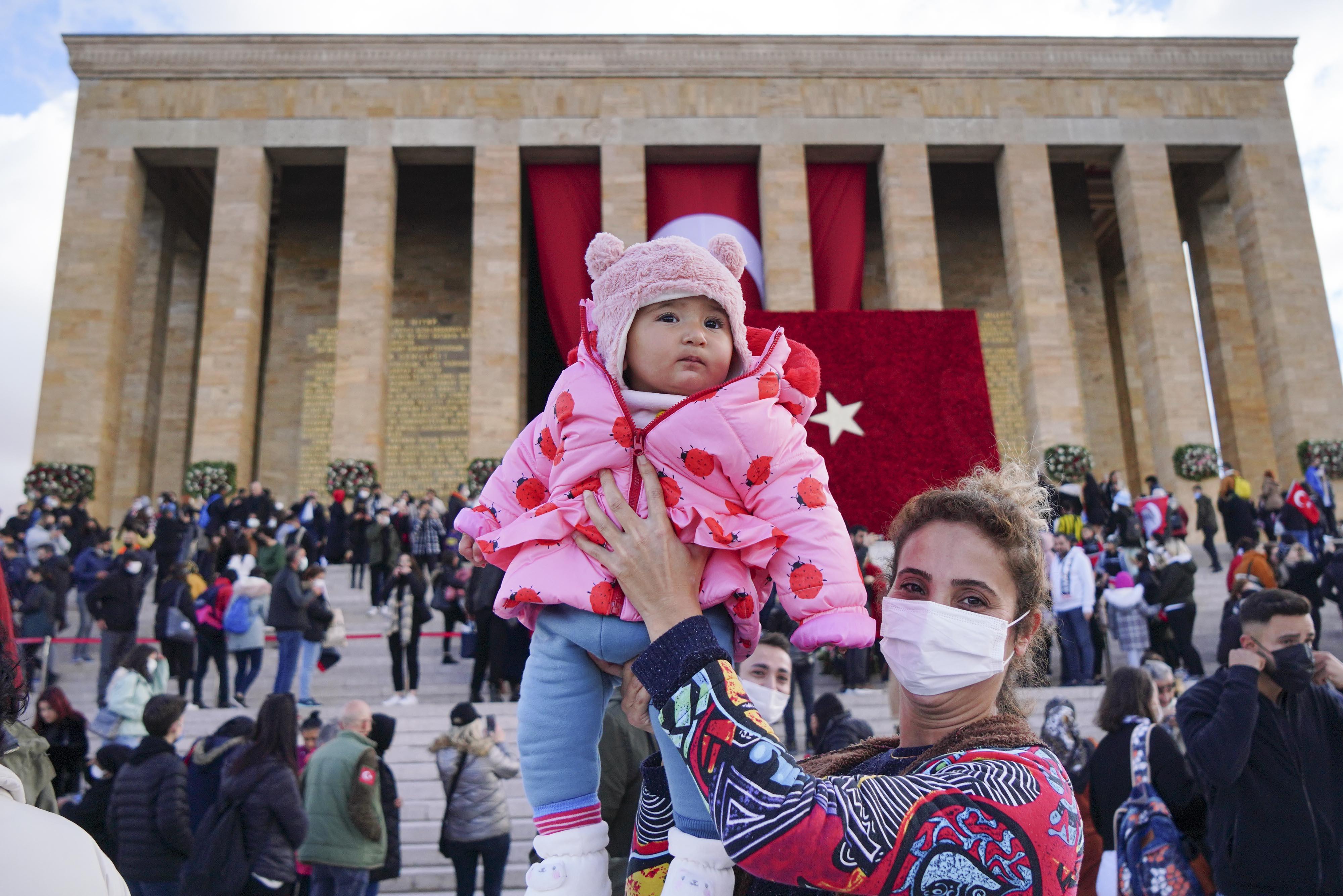Anıtkabire ziyaretçi akını