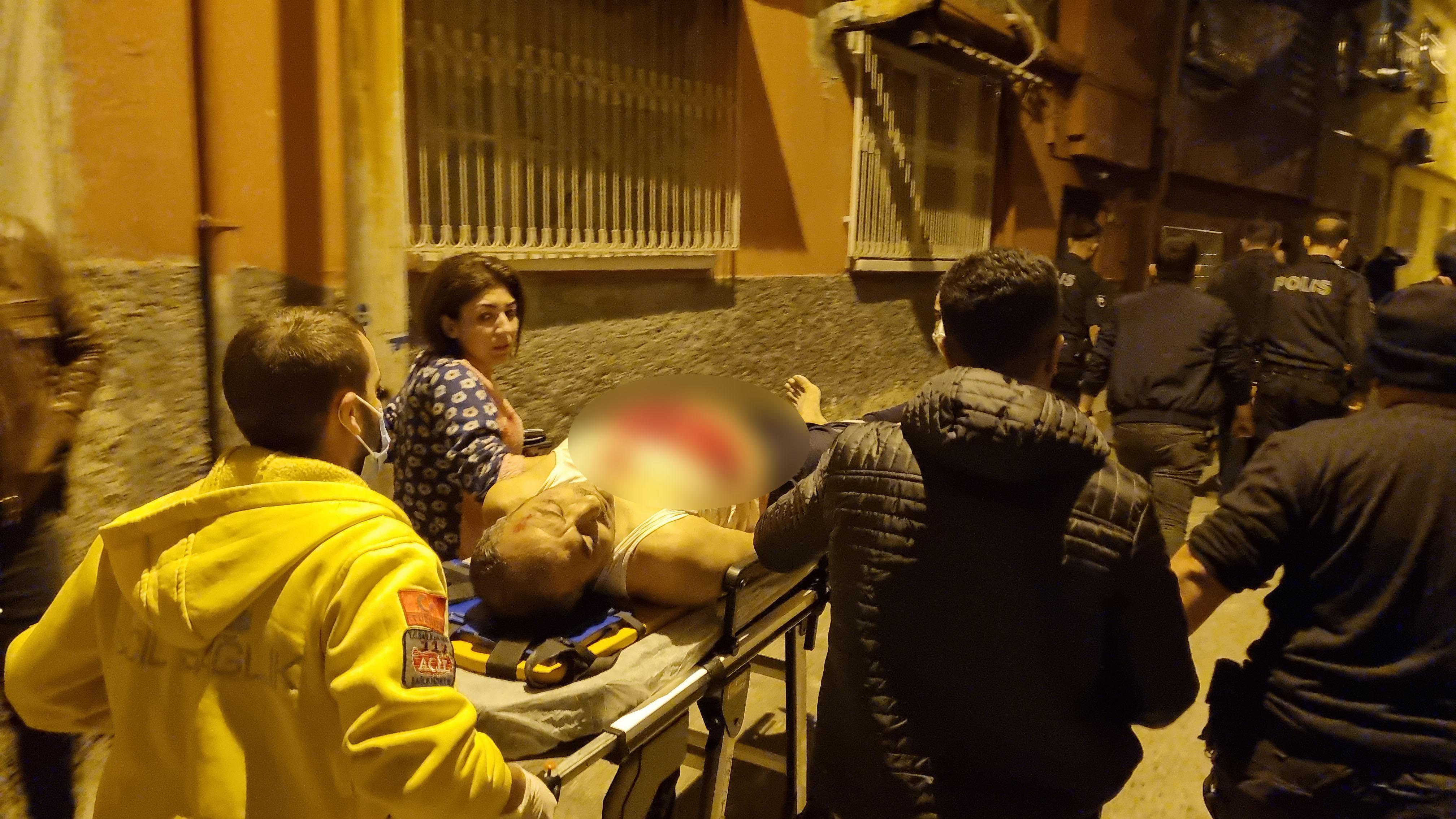 Komşuların bıçaklı kavgasının altından kapı zili tartışması çıktı