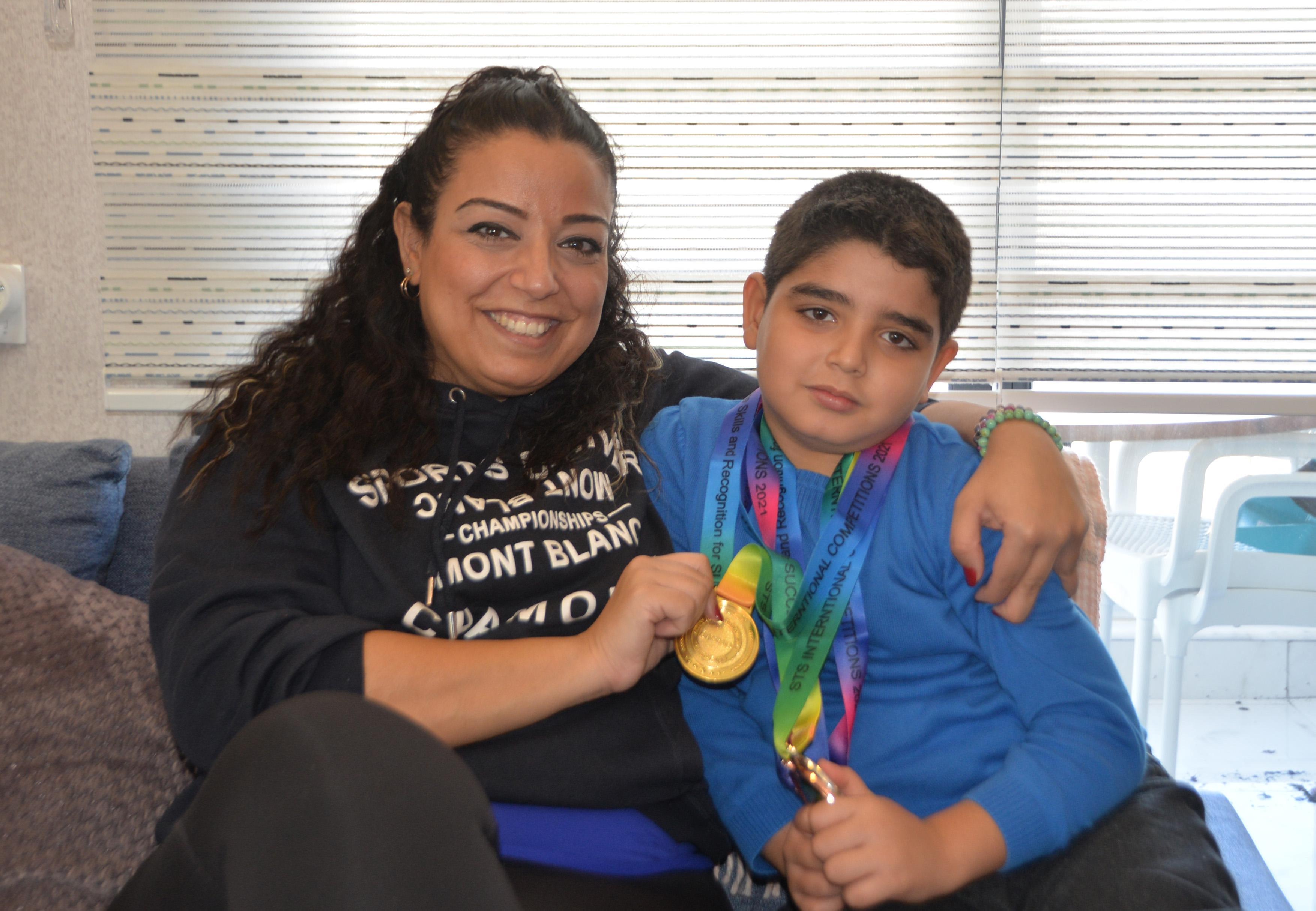 8 yaşındaki Ezel Alinin uluslararası matematik başarısı