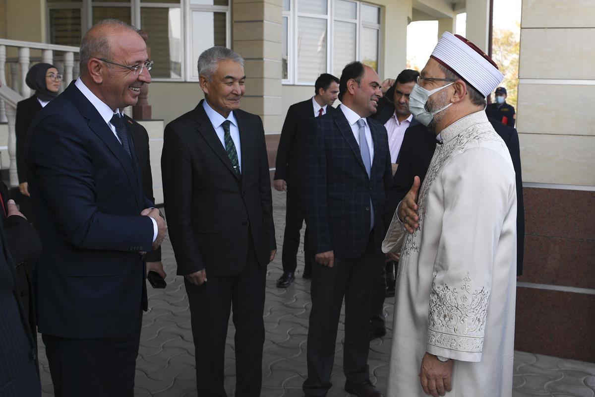 Diyanet İşleri Başkanı Erbaş, Kırgızistan’da