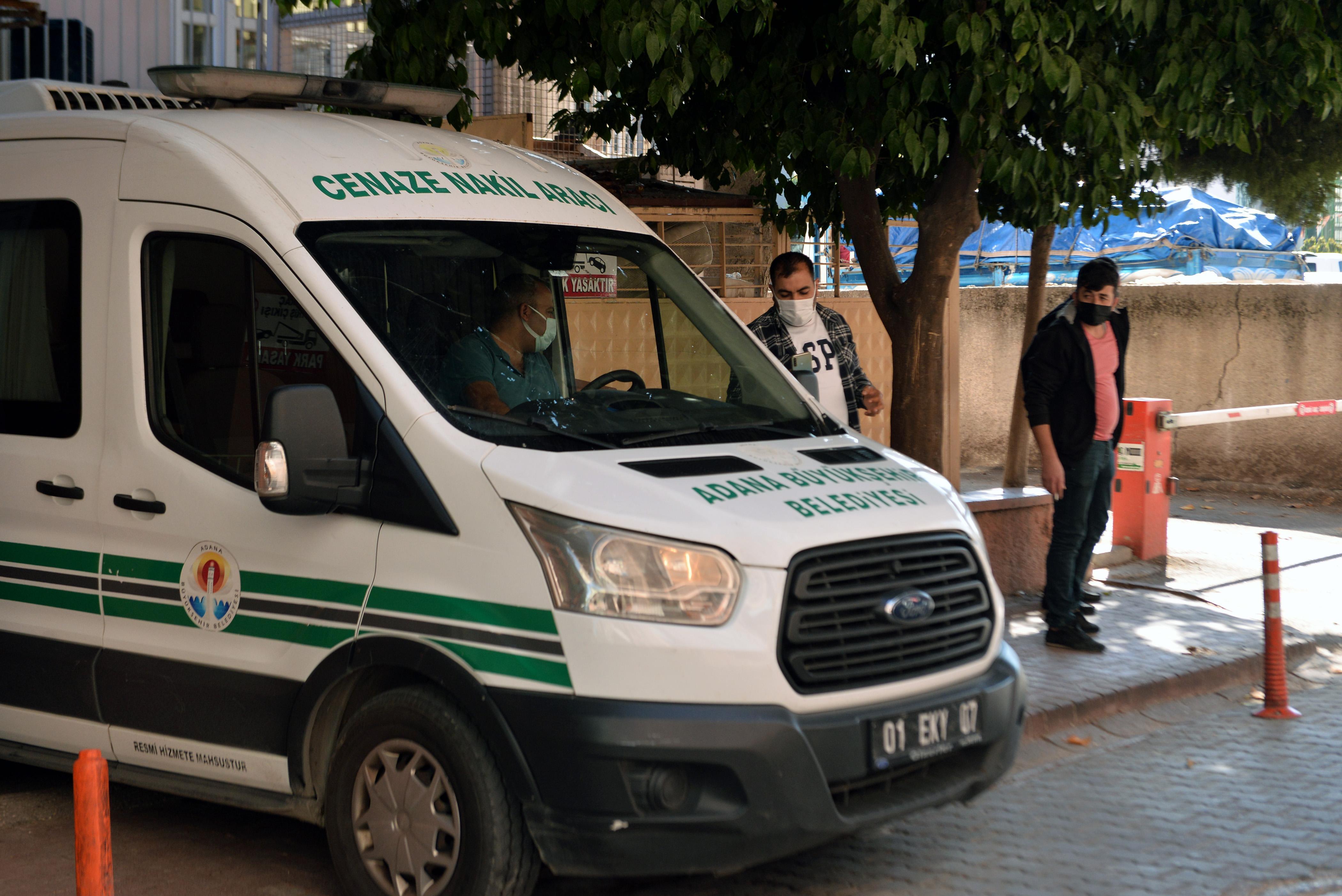 Eşini, ‘Müziğin sesini kıs’ deyince çıkan kavgada öldürmüş