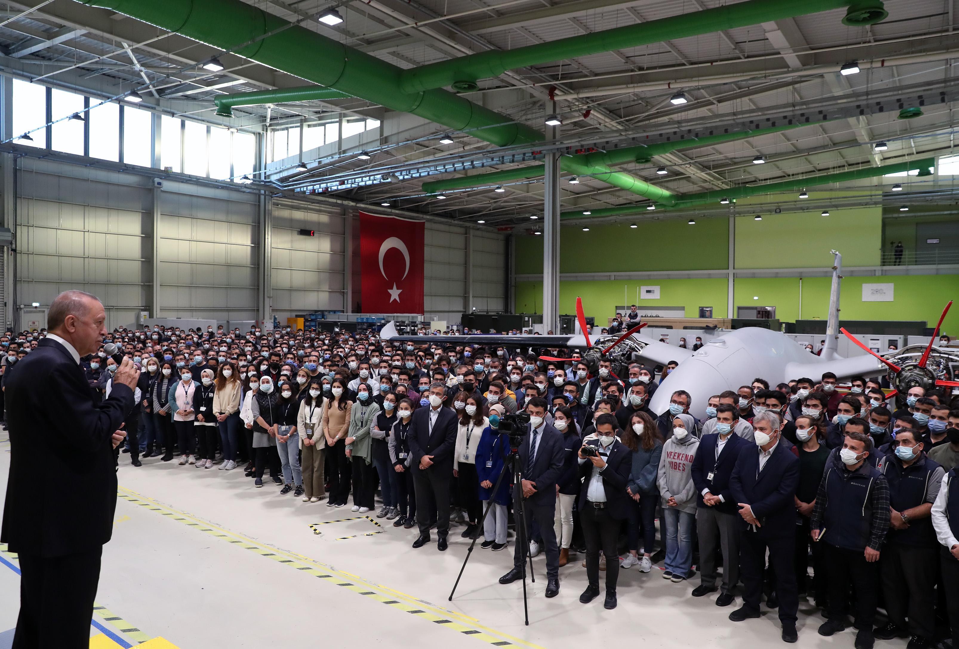 Cumhurbaşkanı Erdoğandan BAYKAR fabrikasında Bayraktar ailesine taziye ziyareti