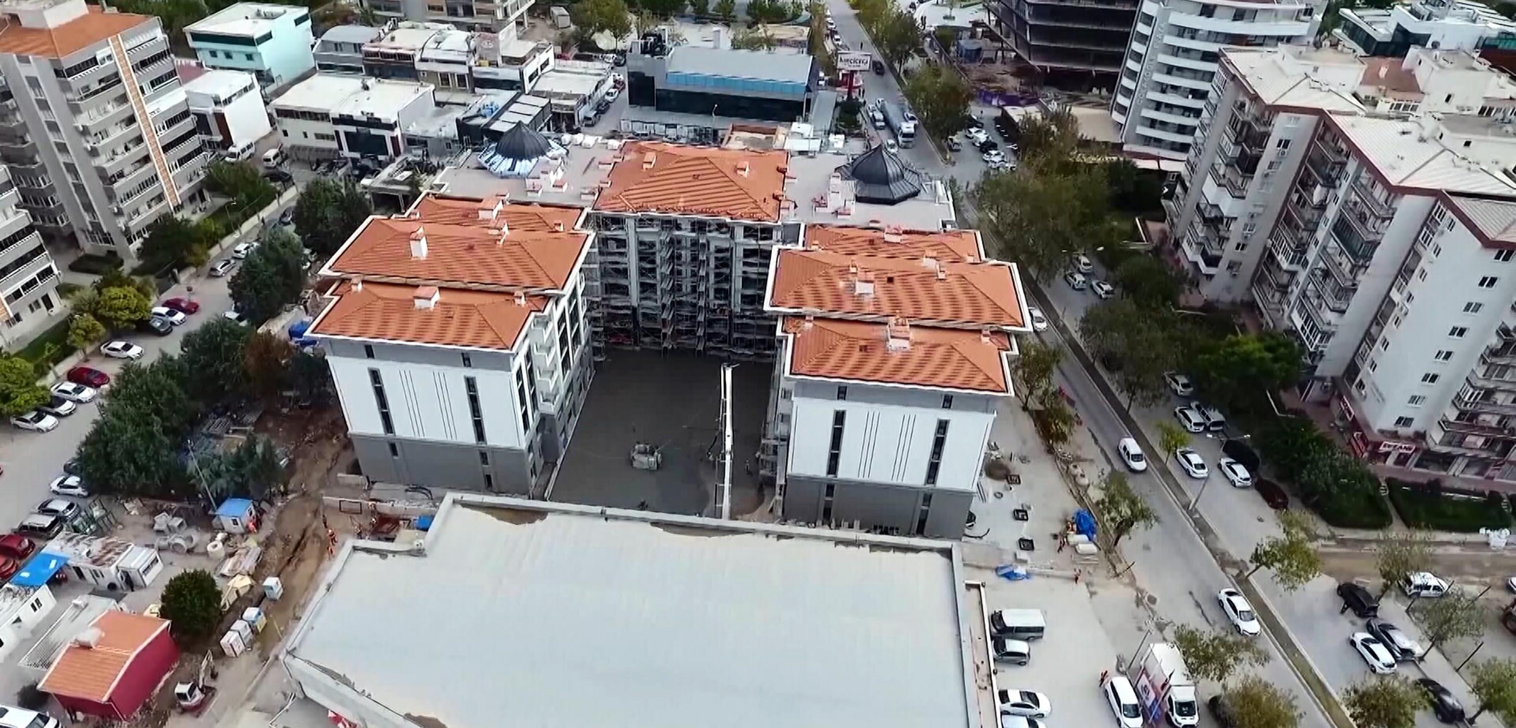 Yıkıcı İzmir depreminin yaralı sarıldı, yeni binalar yükseldi