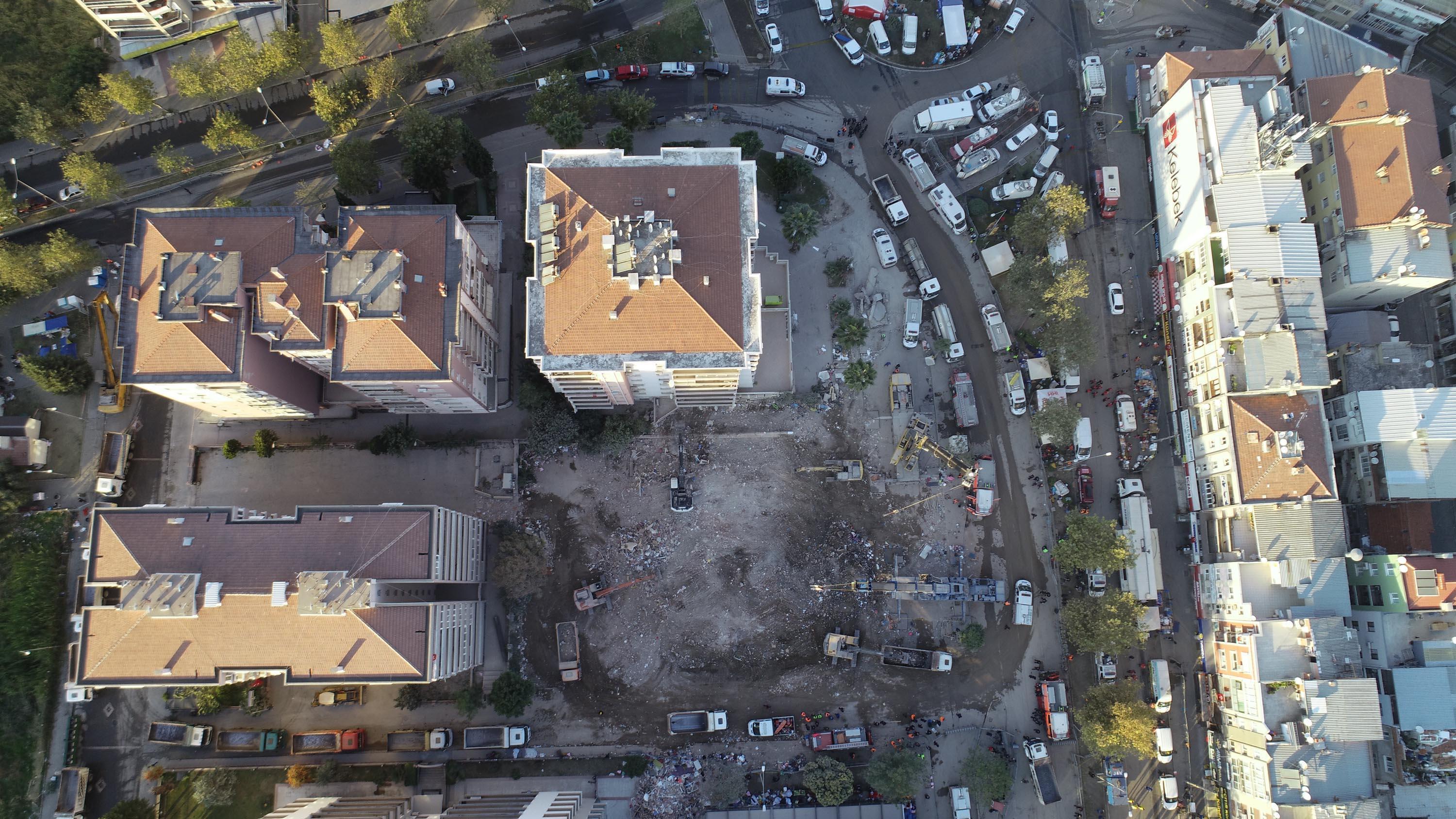 Yıkıcı İzmir depreminin yaralı sarıldı, yeni binalar yükseldi