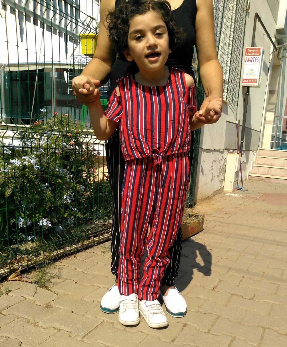 İkinci kattan düşen Feride, hayata tutundu