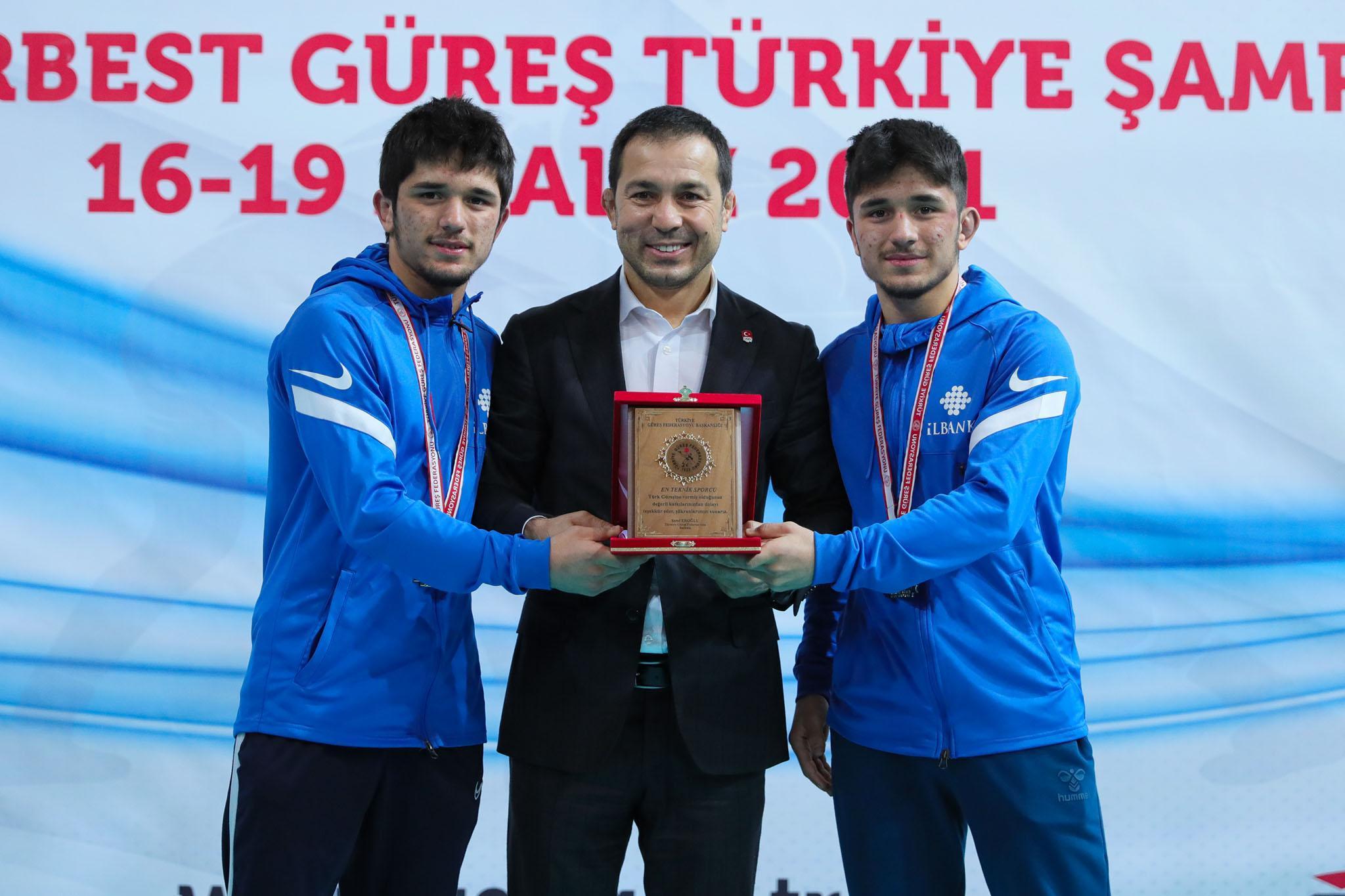ASKİ Spor Kulübü, Türkiye Büyükler Serbest Güreş Şampiyonasında şampiyon oldu