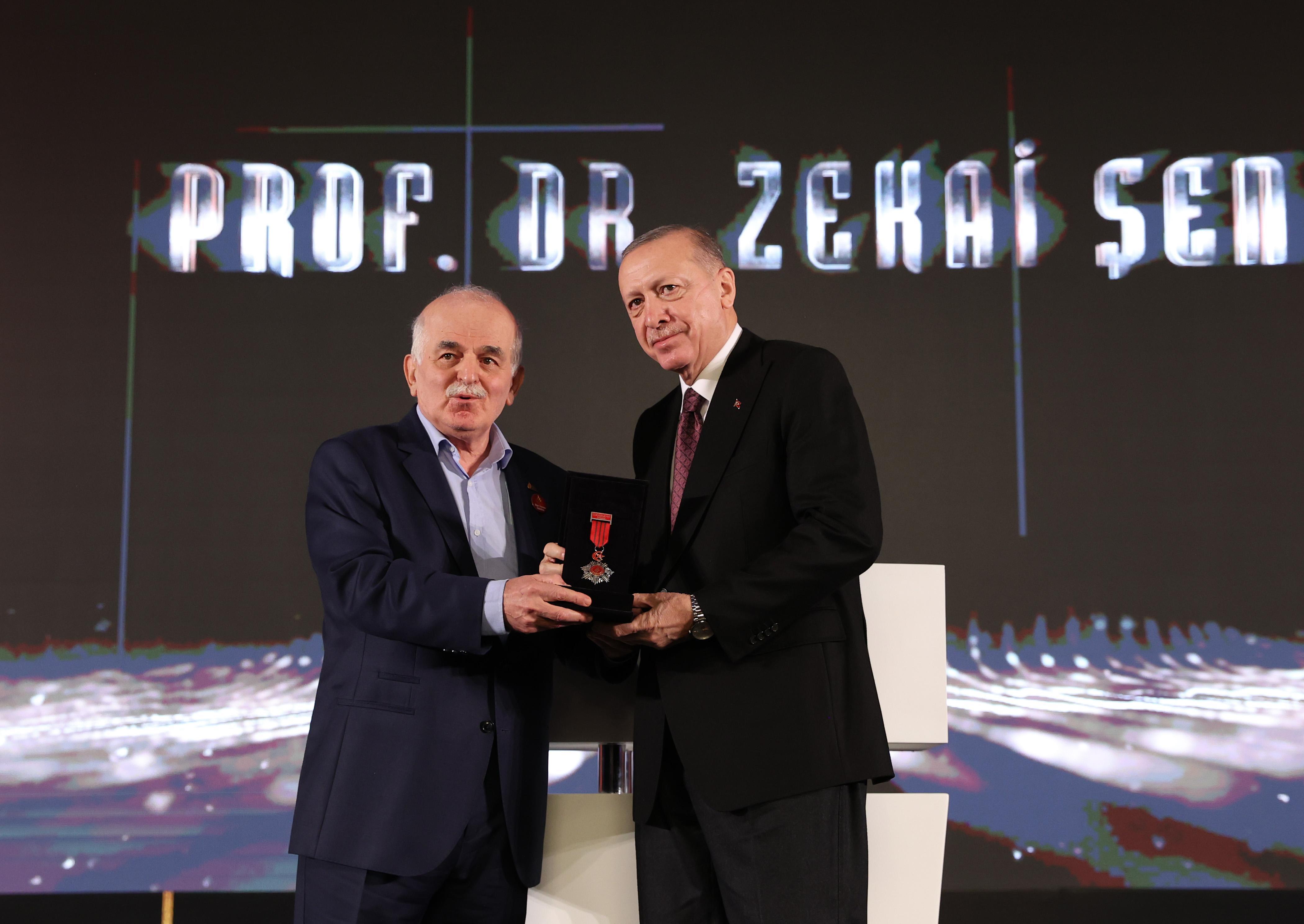 Cumhurbaşkanı Erdoğan İlim Yayma Ödülleri Törenine katıldı