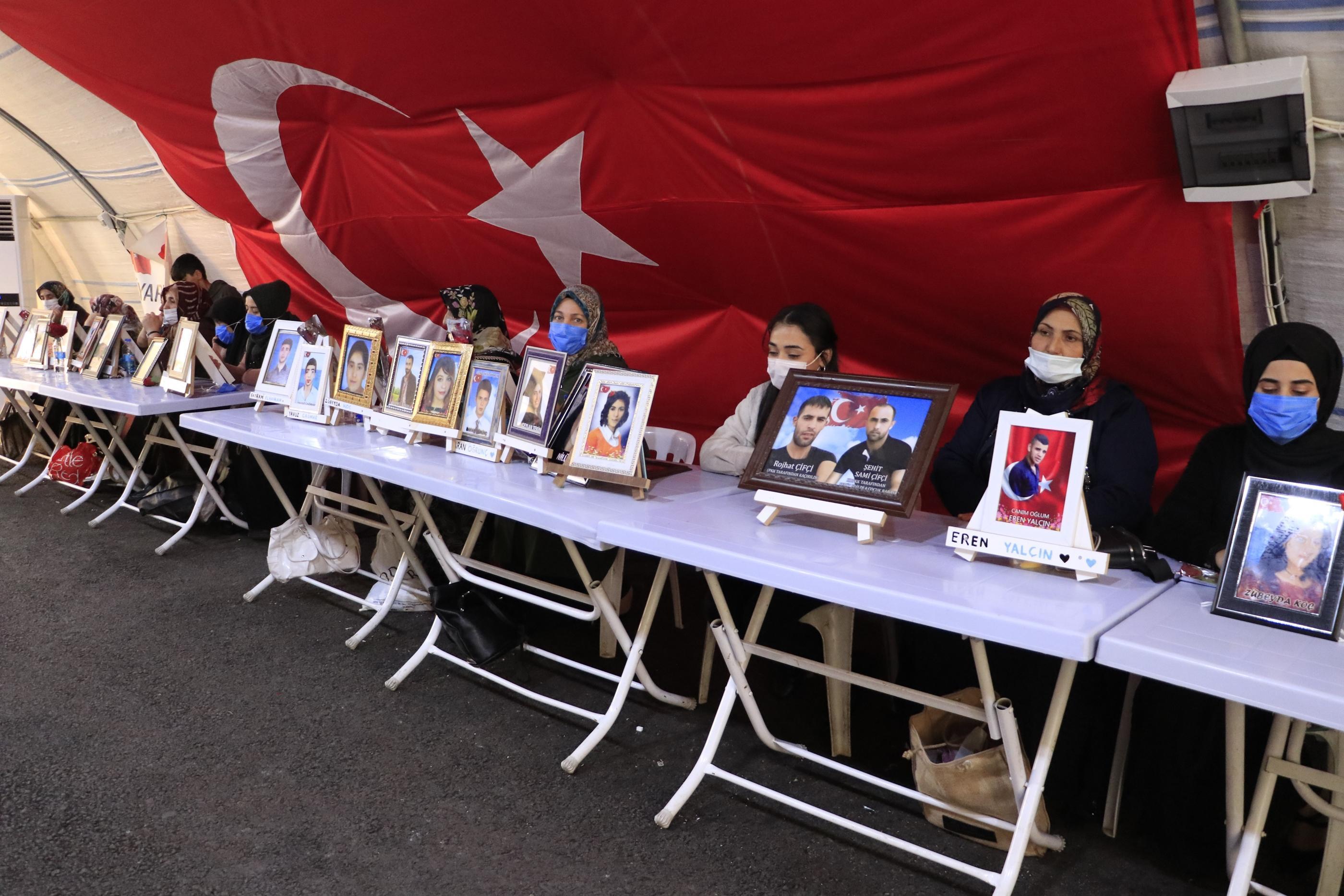 Ağabeyi için nöbet tutan Rojbin: Eylemi kararlılıkla sürdüreceğiz