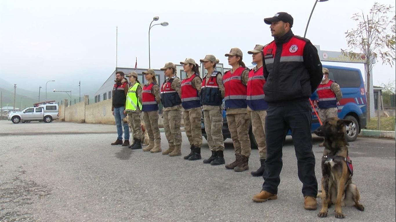 Üniversite öğrencileri kadın jandarmalara emanet