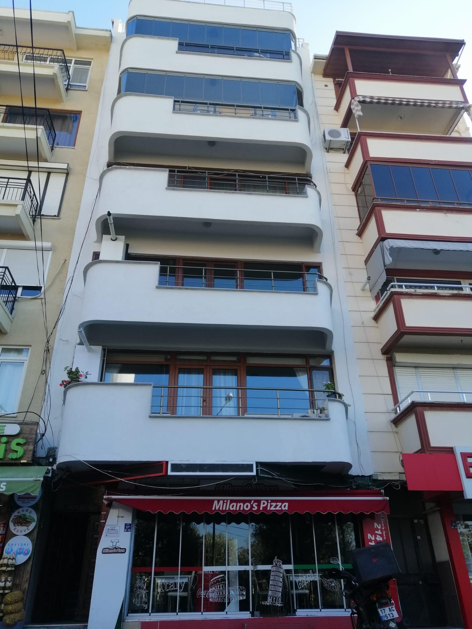 İş insanı ile eşini, kirada anlaşmazlık yüzünden öldürmüş