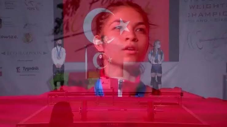 Yüzme öğrenmek için evden çıktı, halter şampiyonu oldu