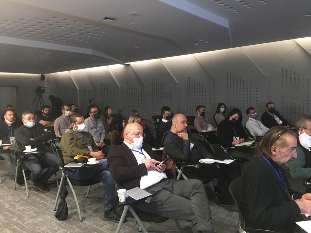 Türkiyede ilk canlı beyin pili ameliyatı kursu; doktorlar ameliyat etti, kursiyerler izledi