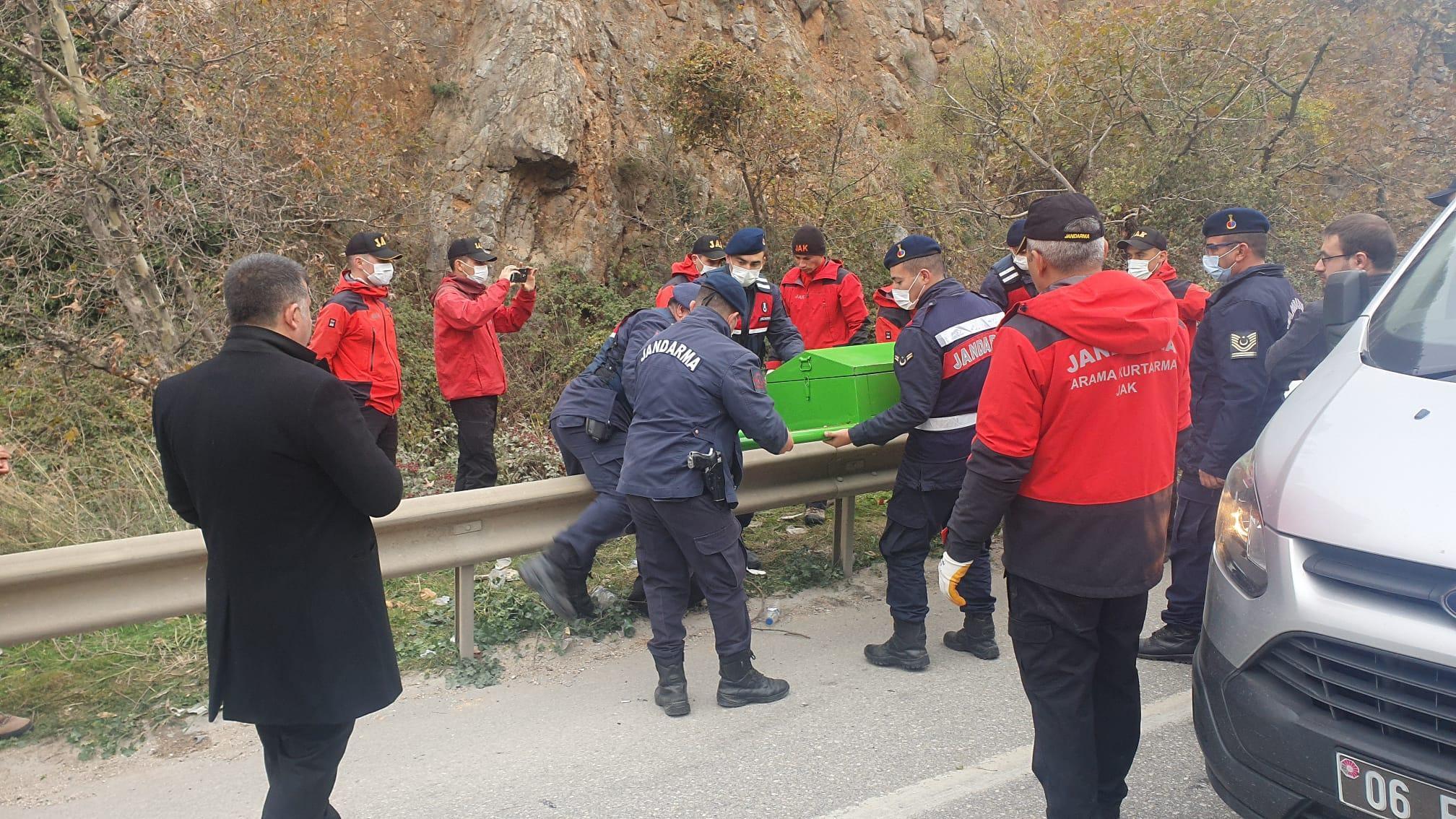 Kayıp tersane işçisi aranırken derede erkek cesedi bulundu