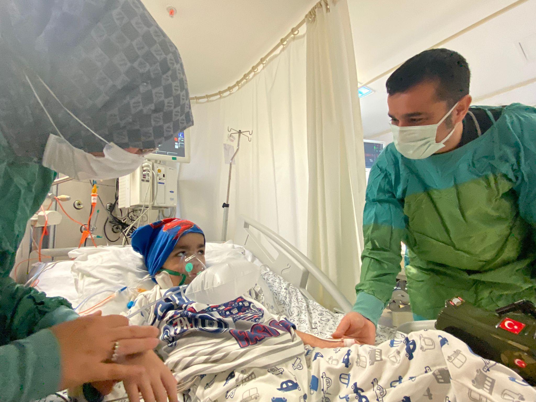 Lösemi hastası Asaf, ECMO ile hayata tutundu