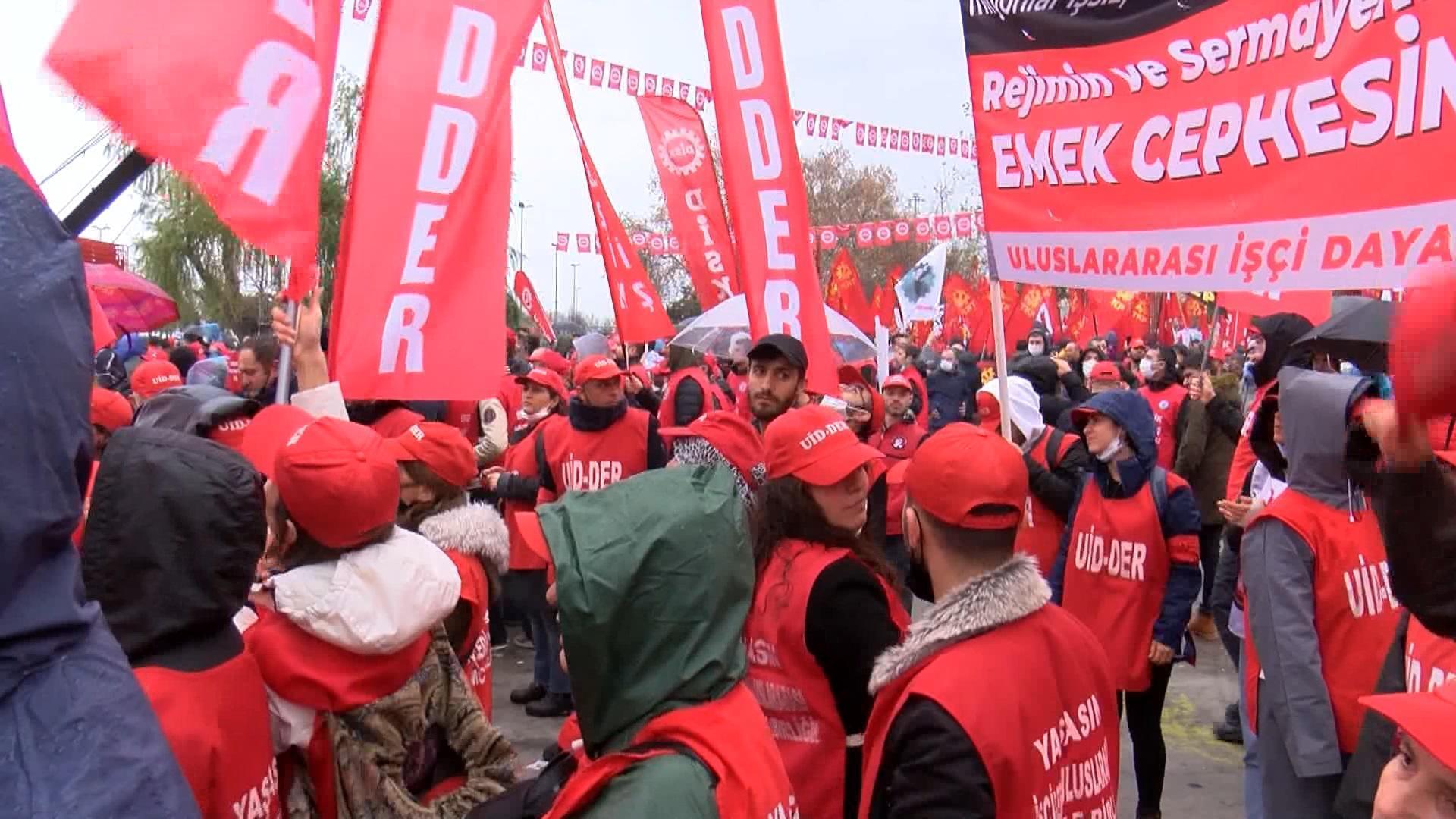 Kartalda DİSKten asgari ücret mitingi