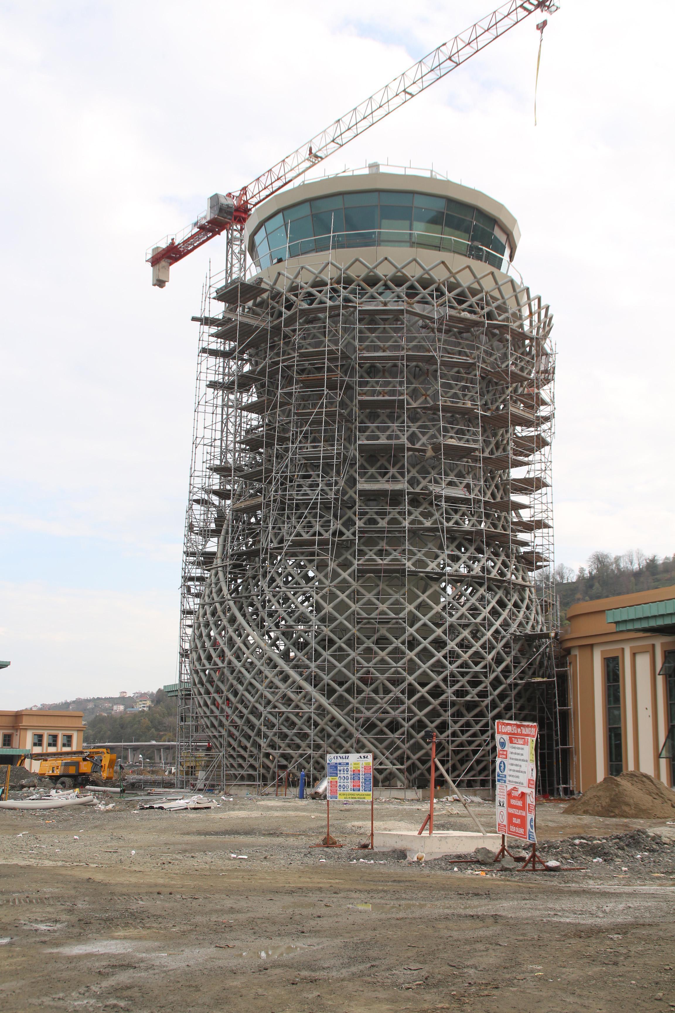 Rize-Artvin Havalimanının çay bardağı kulesi göründü