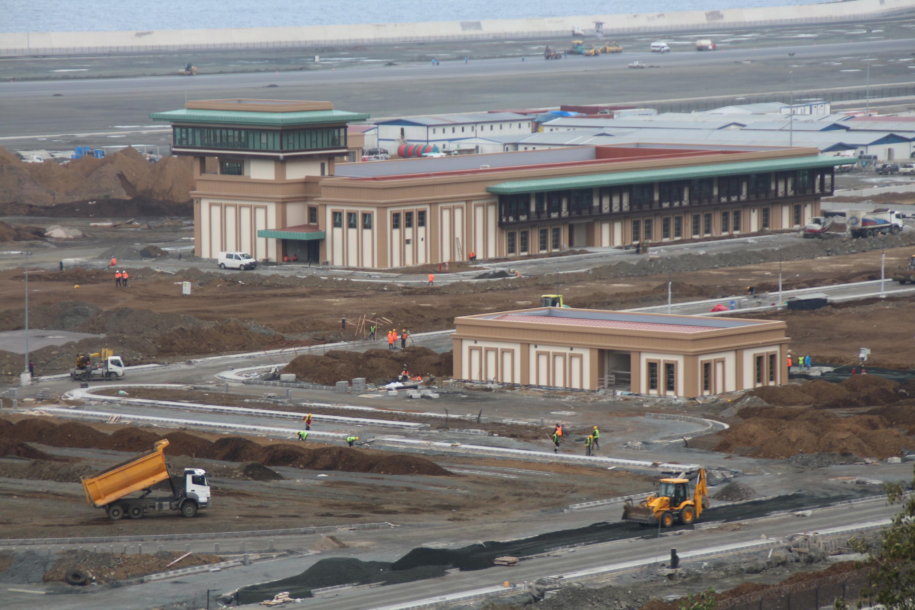 Rize-Artvin Havalimanının çay bardağı kulesi göründü