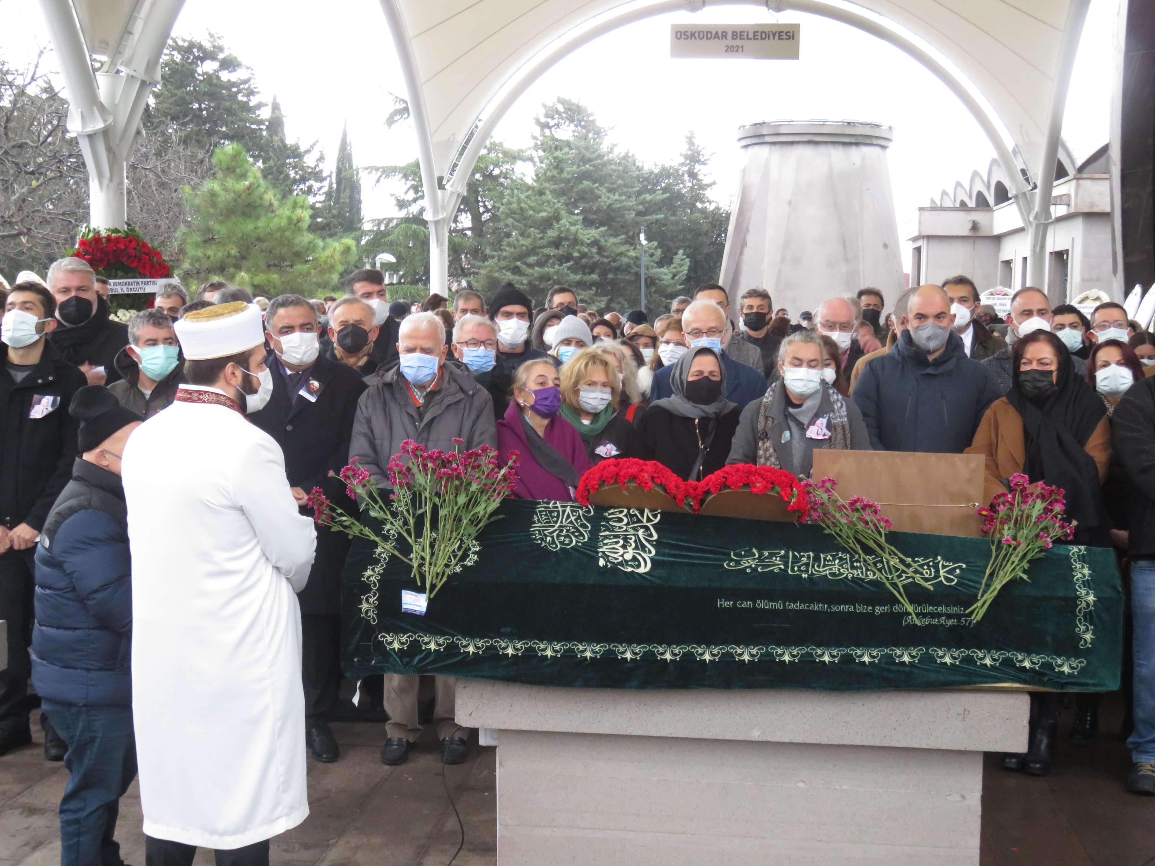 Eski İstanbul Barosu Başkanı Yücel Sayman son yolculuğuna uğurlandı