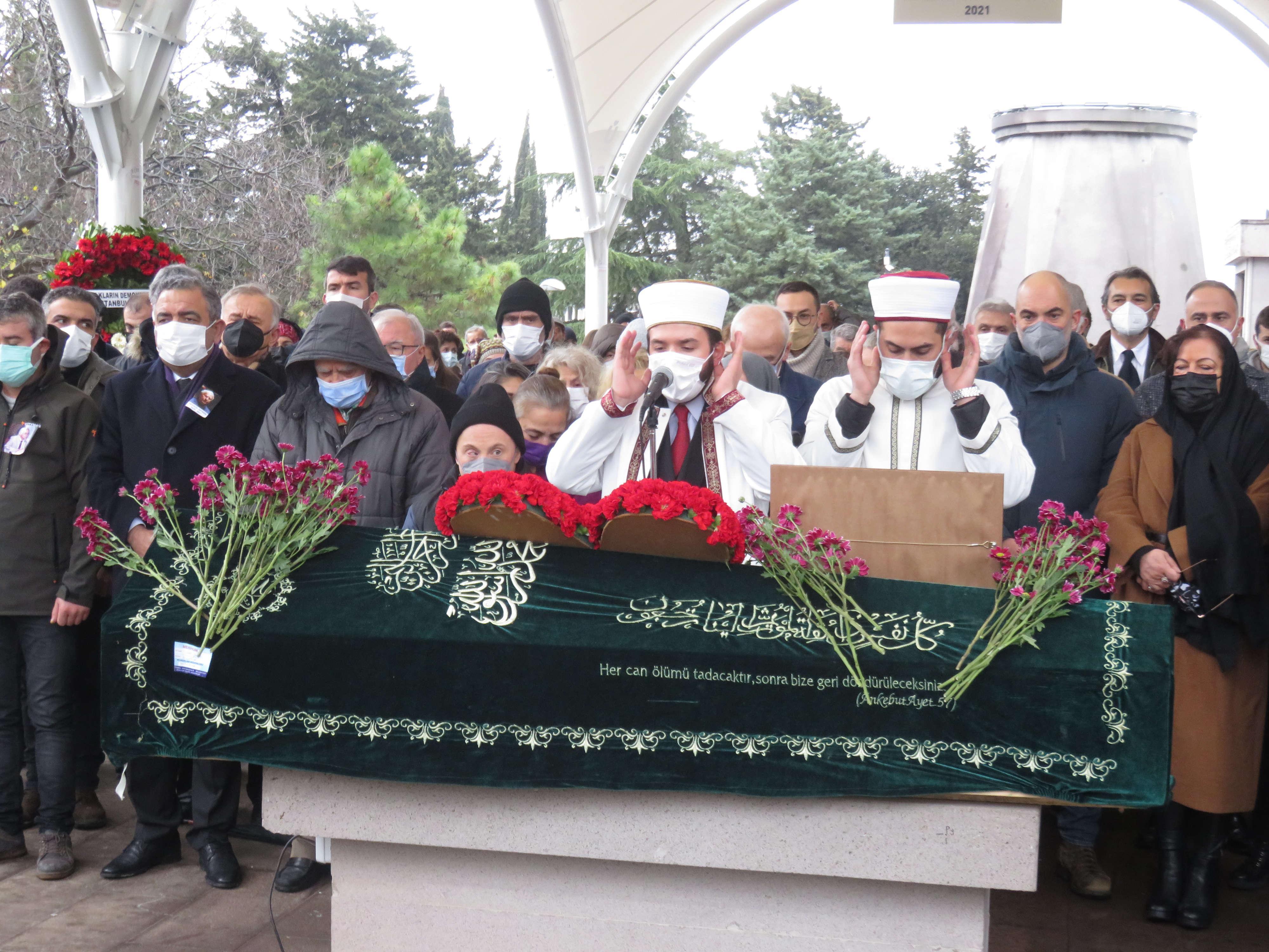 Eski İstanbul Barosu Başkanı Yücel Sayman son yolculuğuna uğurlandı