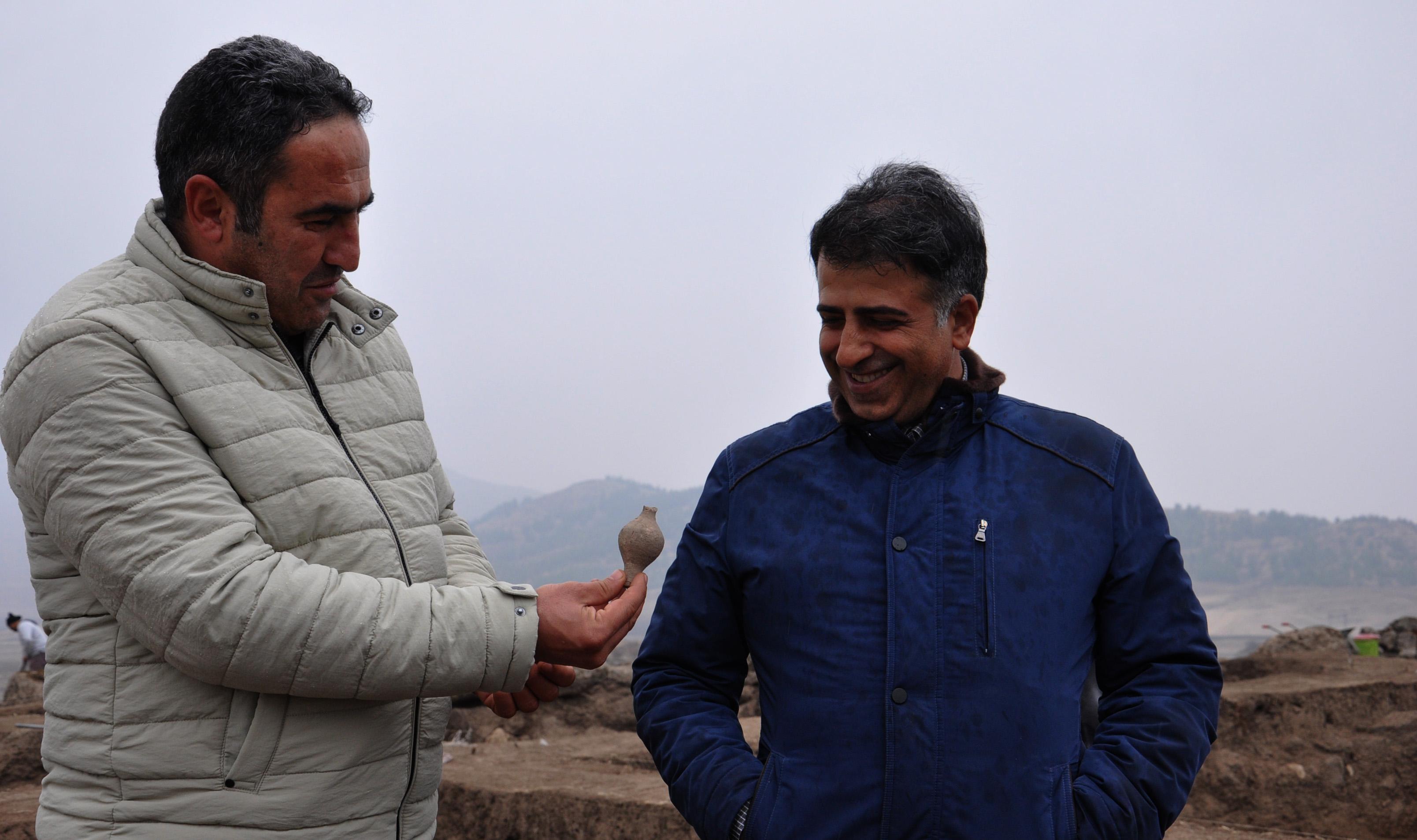 Taşlıgeçit Höyüğünde, Roma dönemine ait parfüm şişesi bulundu