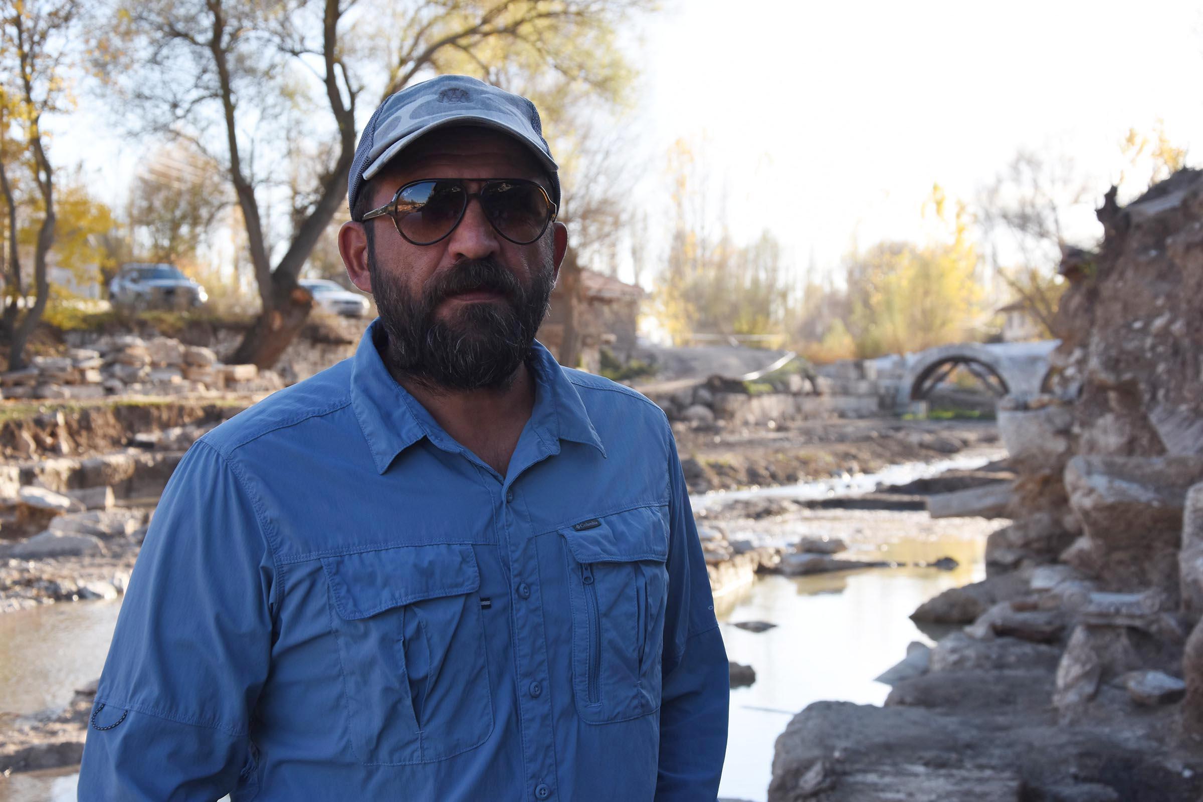 Aizanoi Antik Kenti kazısında Herkülün mermer heykeli bulundu