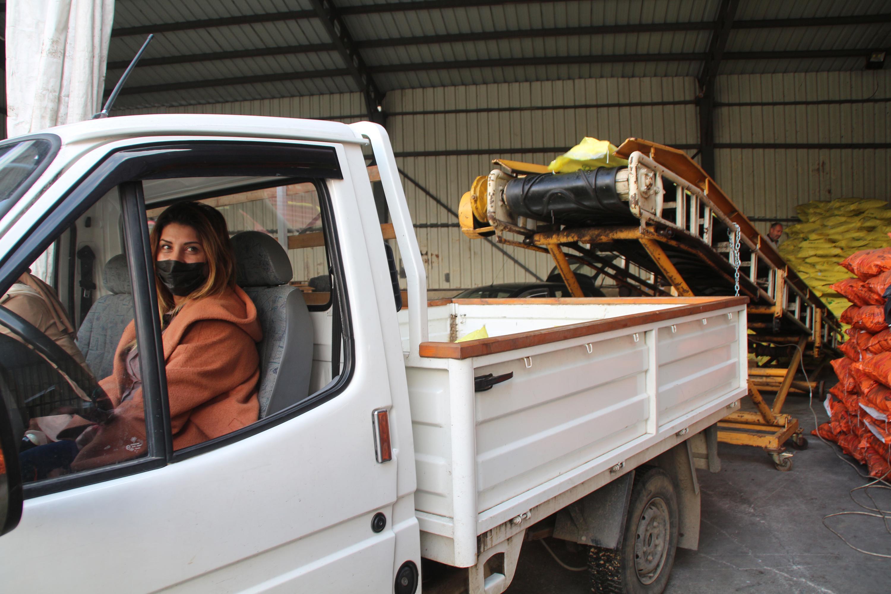 Kur artışına rağmen gübreyi eski fiyattan satışa başladı, üreticiler akın etti