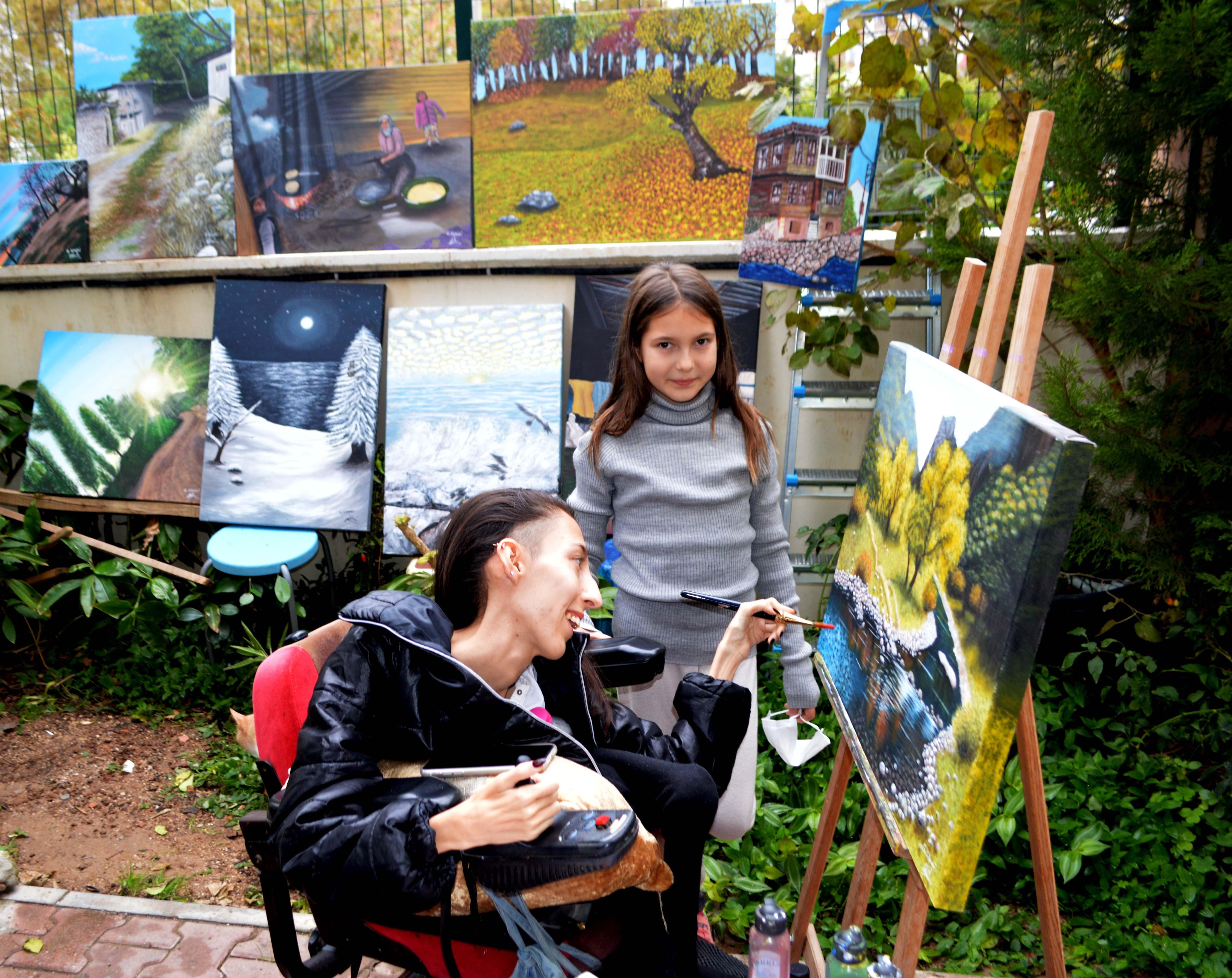 Resimle hayata tutunan SMAlı Gülçinden ilk sergi