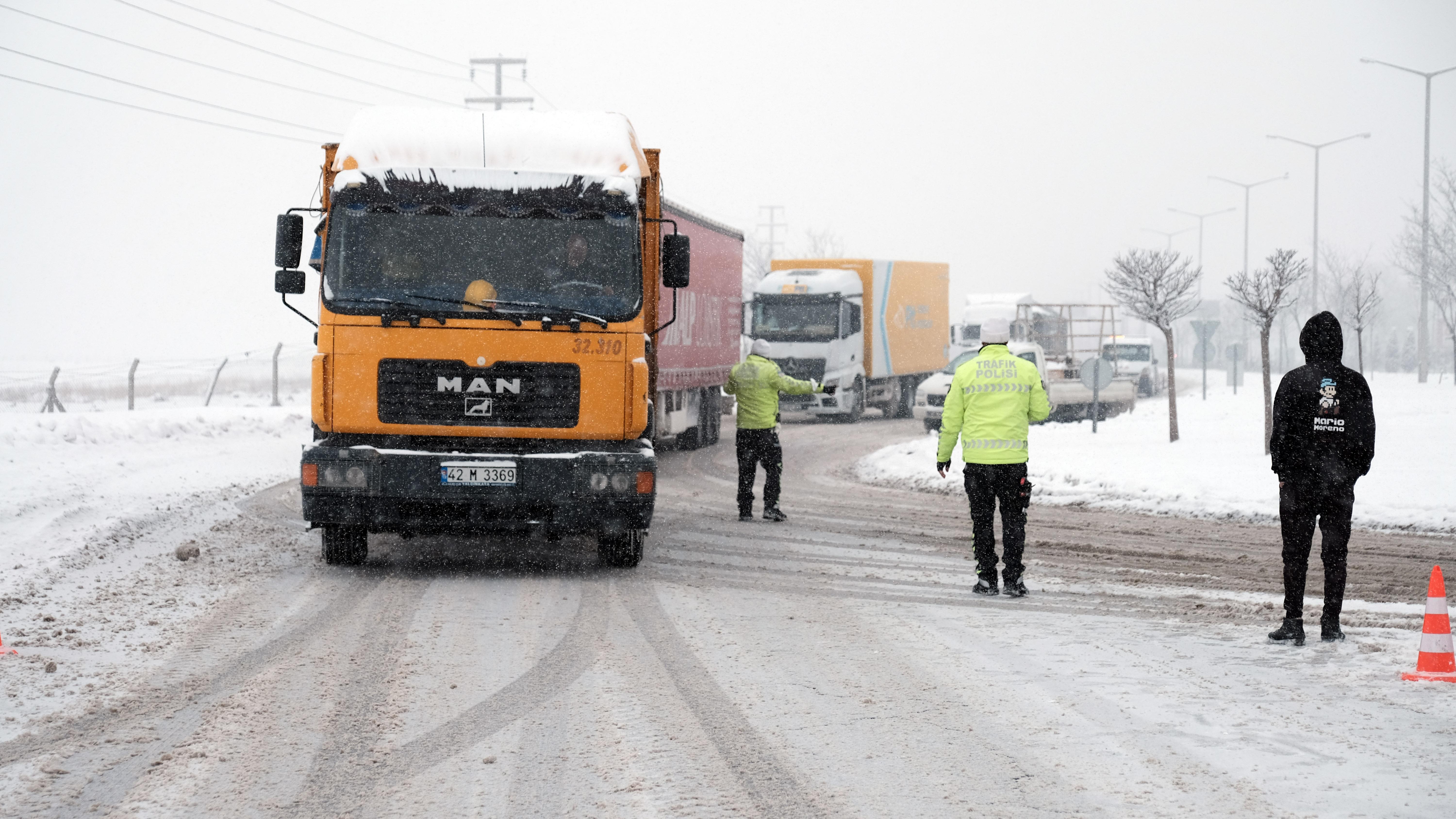 Konyada kar ulaşımı etkiliyor