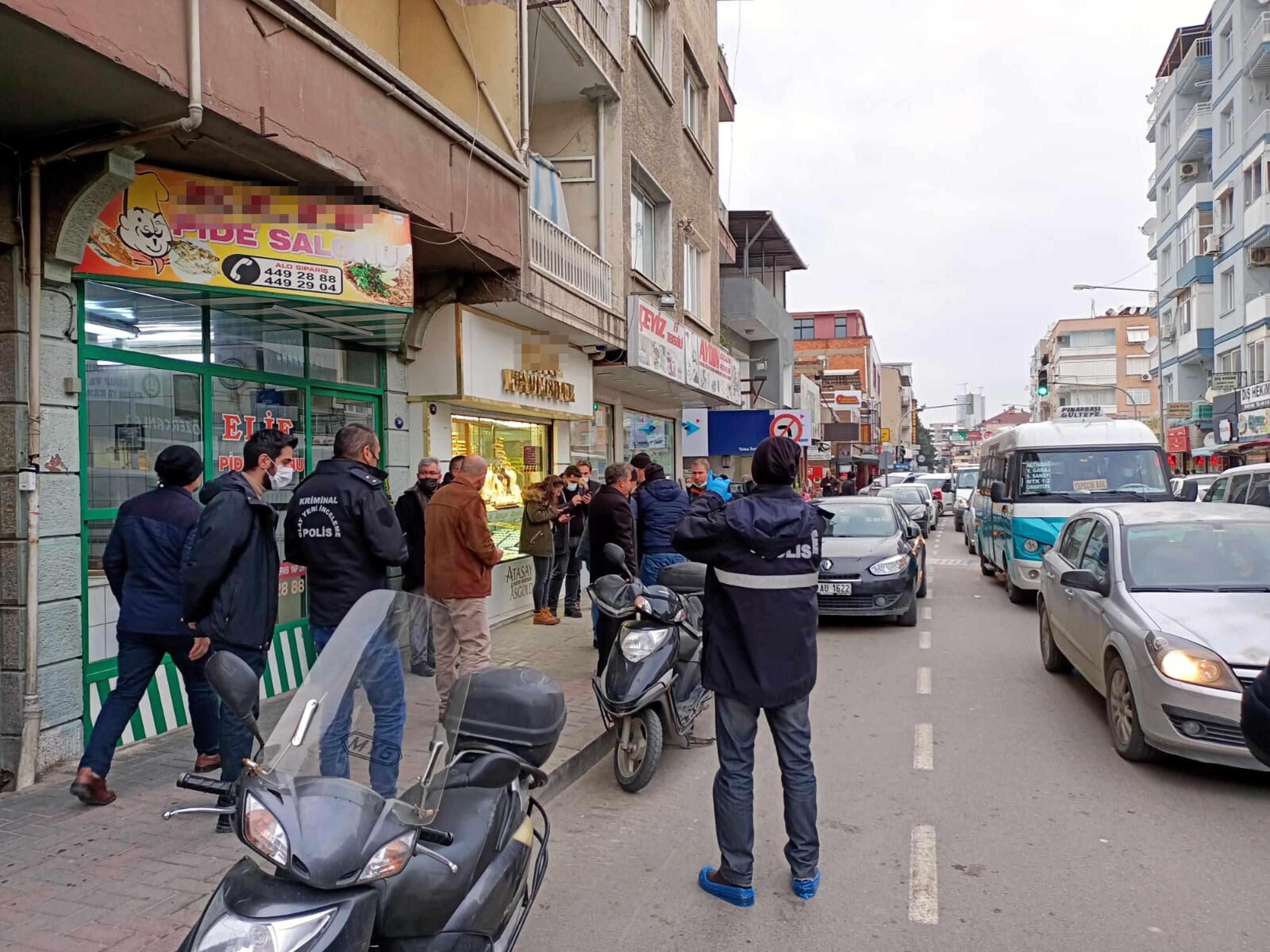 İzmir’de kuyumcu soygunu