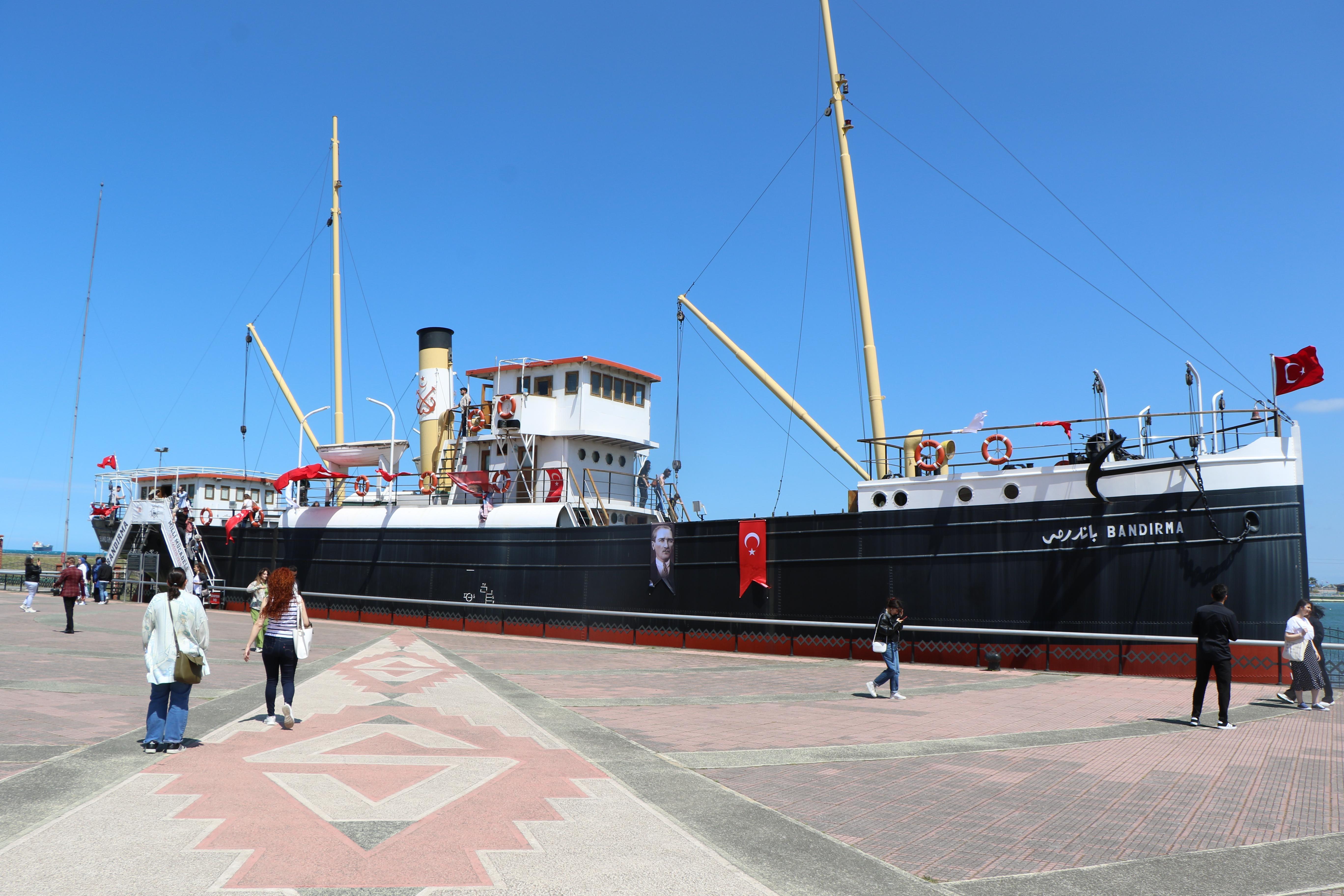 Bandırma Vapuru'na ziyaretçi akını - Samsun Haberleri