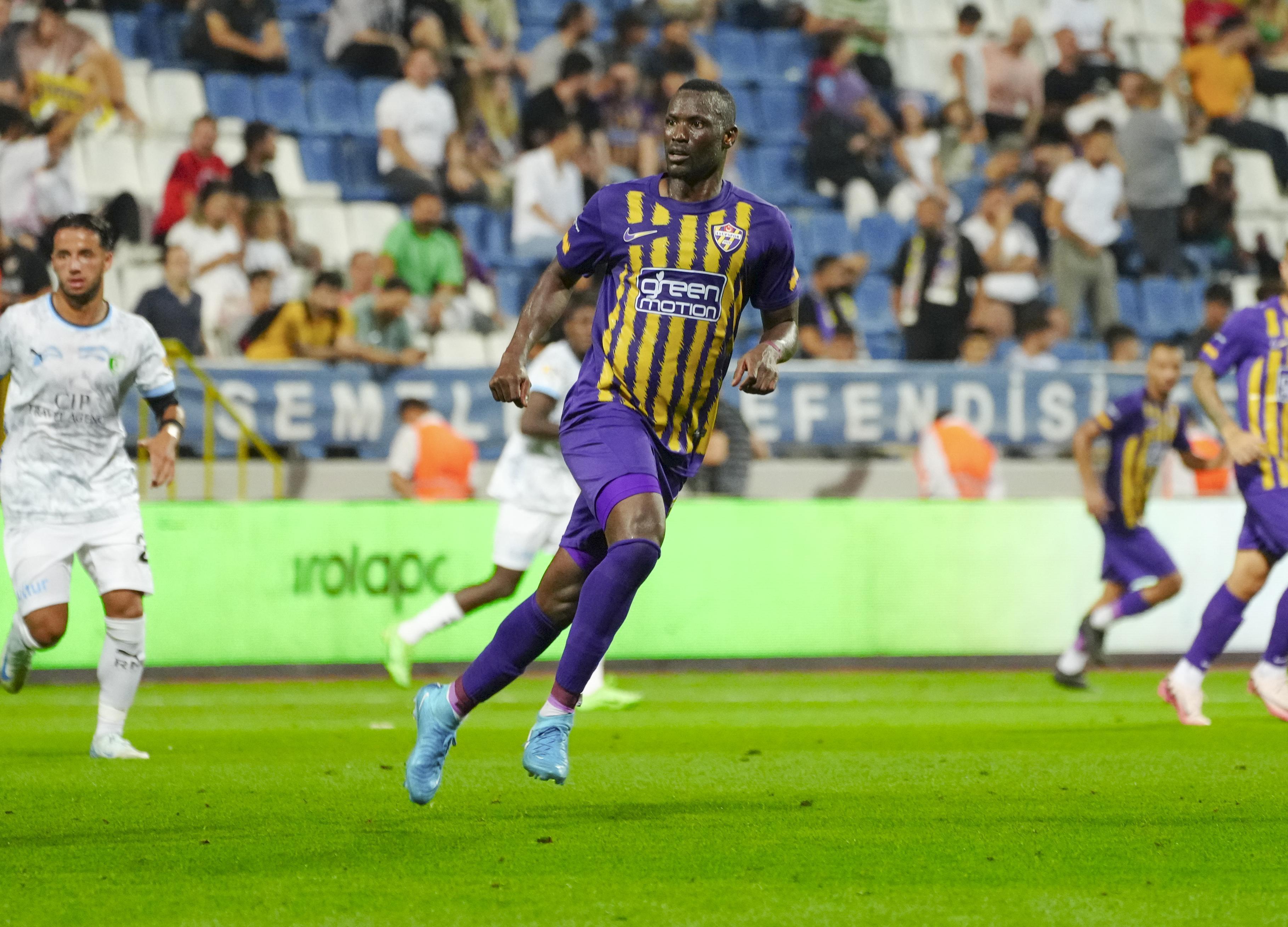 Mame Thiam: Arda Turan, çok büyük bir futbolcuy... 