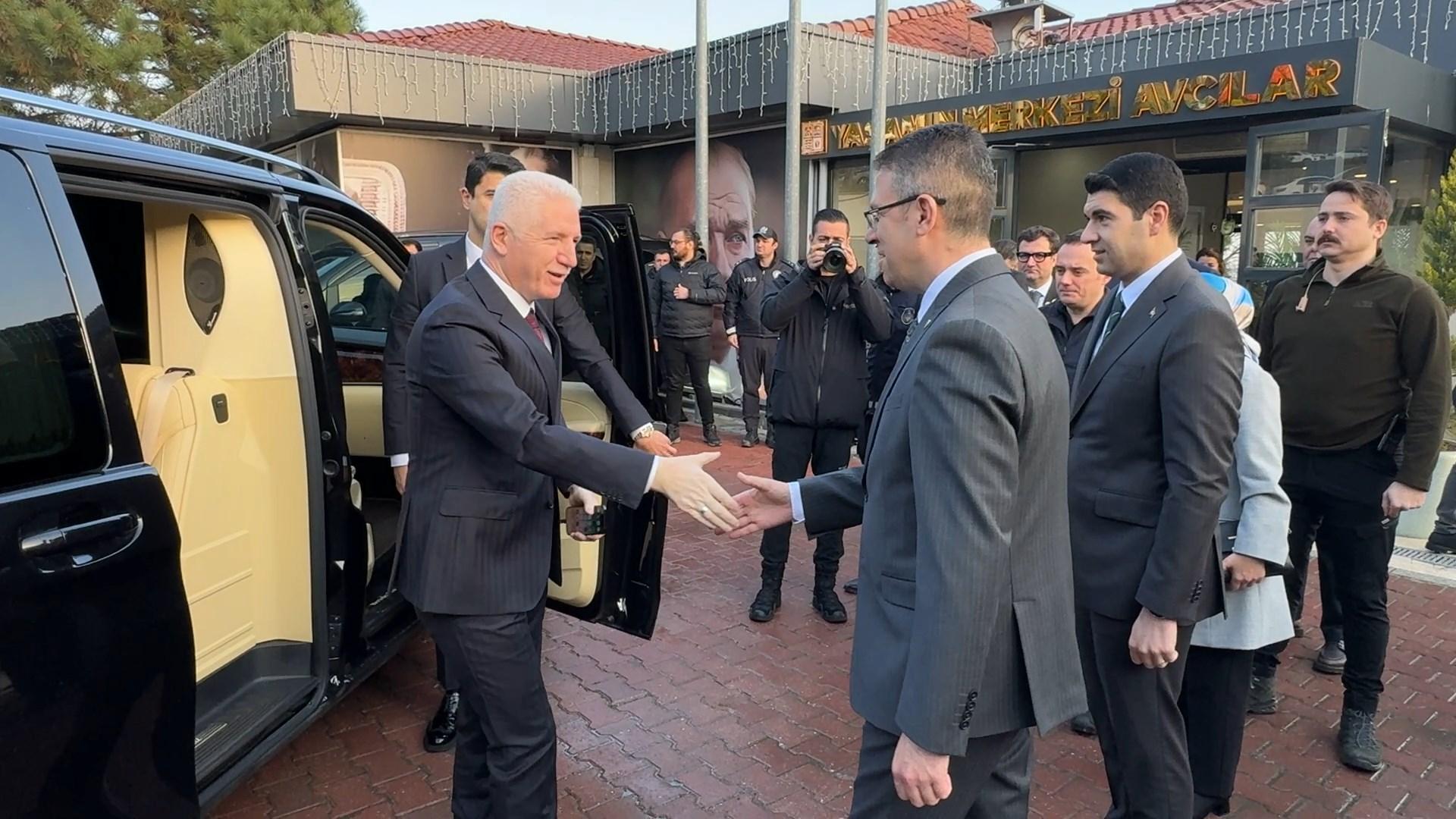 Vali Gül Avcılar'da muhtarlarla bir araya geldi - Son Dakika Gündem ...