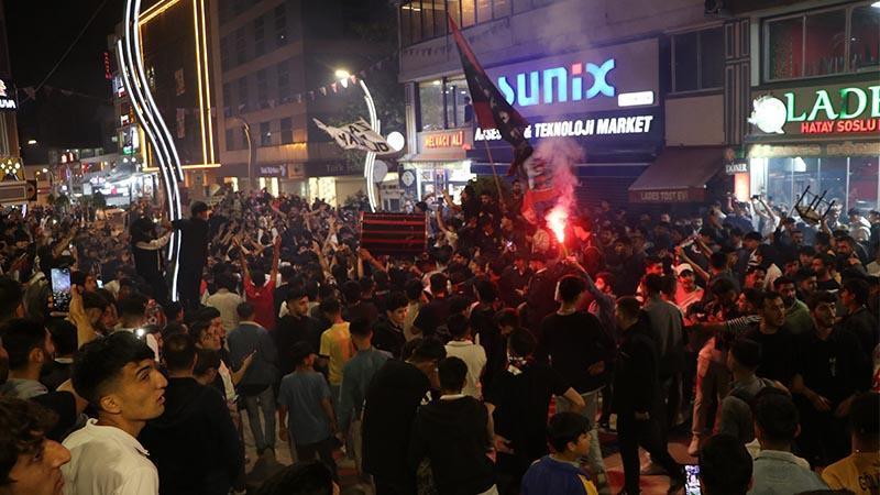 Tatil edilen maçın ardından Van'da sevinç gösterileri