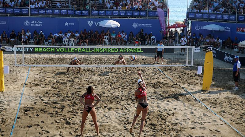 Dünya Plaj Voleybolu Pro Tur'da kadınlarda İsviçre, erkeklerde Çekya şampiyon