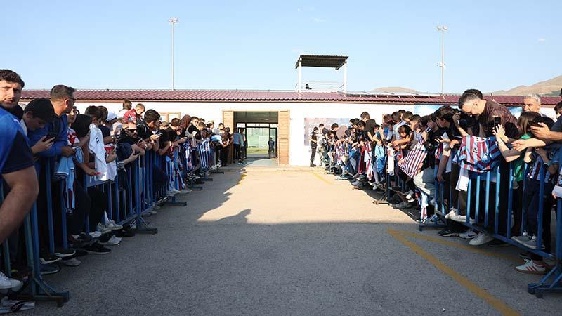 Trabzonspor'un Erzurum kampına taraftarlardan yoğun destek