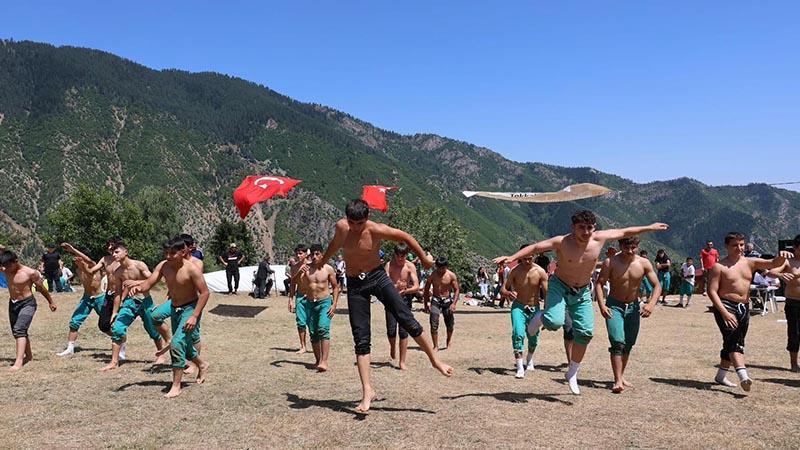 Artvin’de karakucak güreşleri düzenlendi