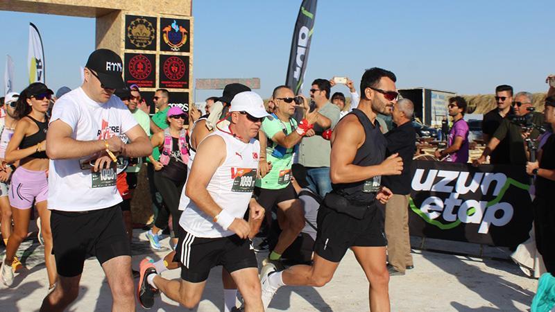 Runfire Salt Lake Ultra Trail Maratonu, Tuz Gölü’nde renkli görüntülerle başladı